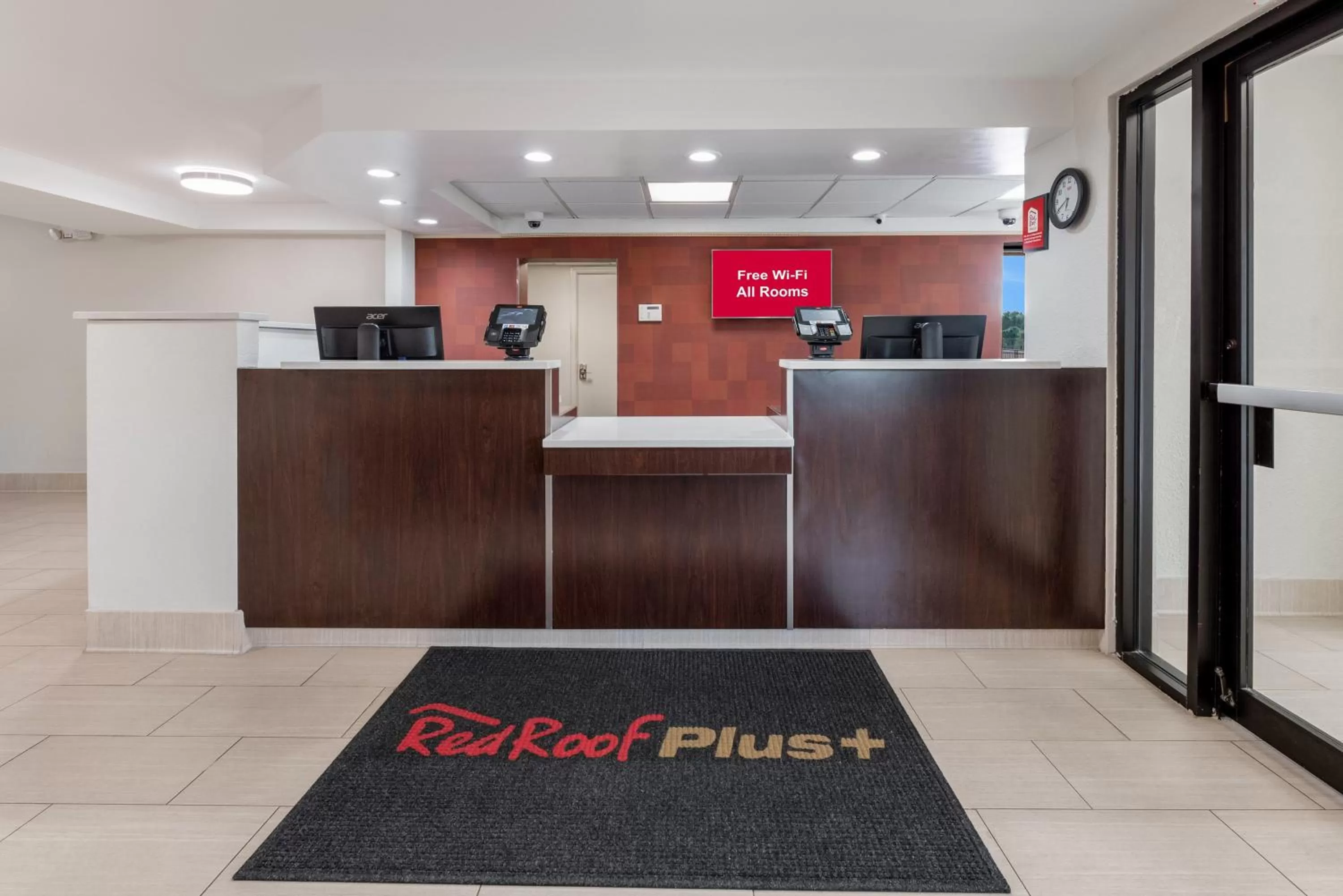 Lobby or reception in Red Roof Inn PLUS+ Columbus - Worthington