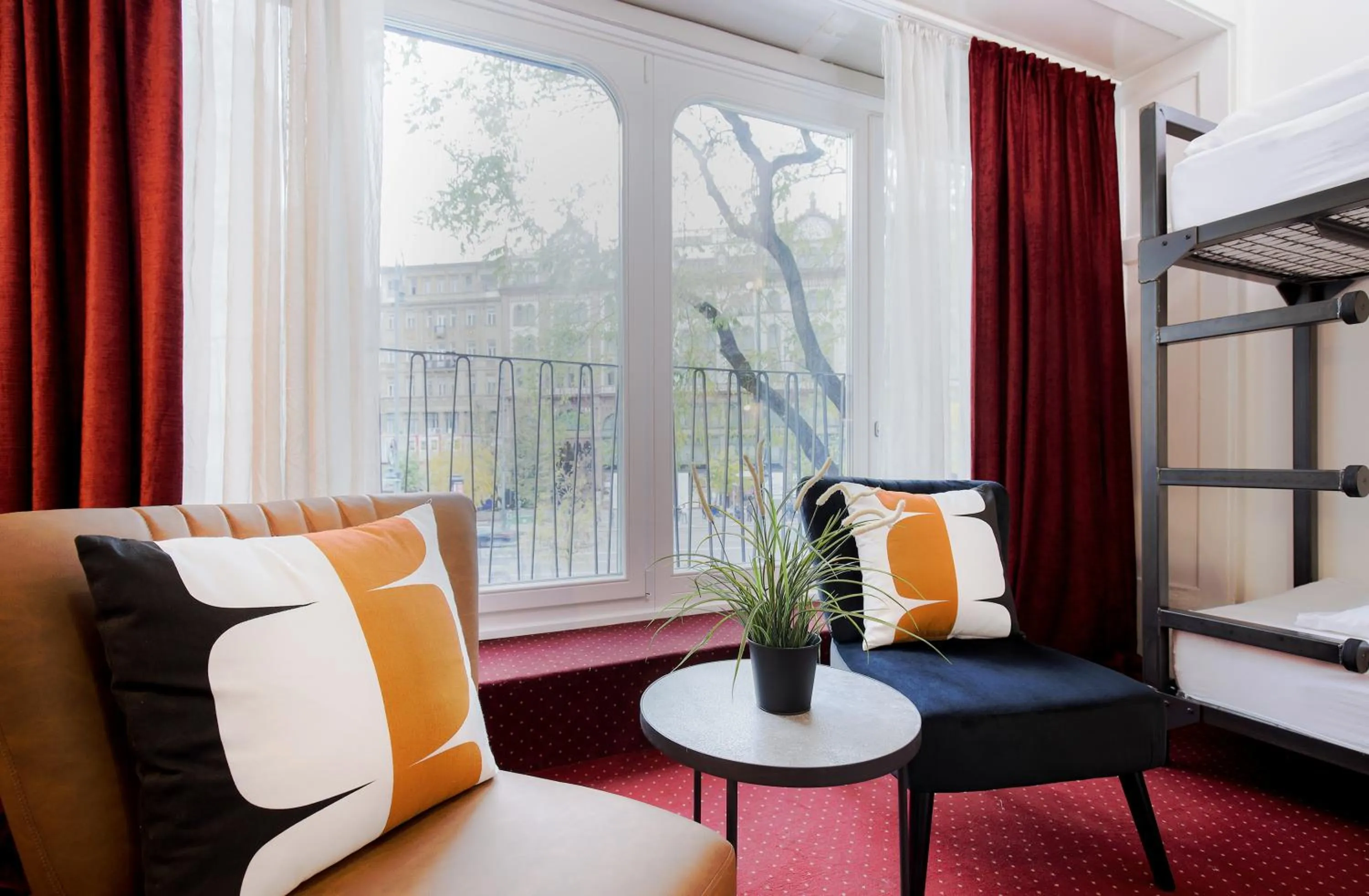 Decorative detail, Bed in Maverick Downtown