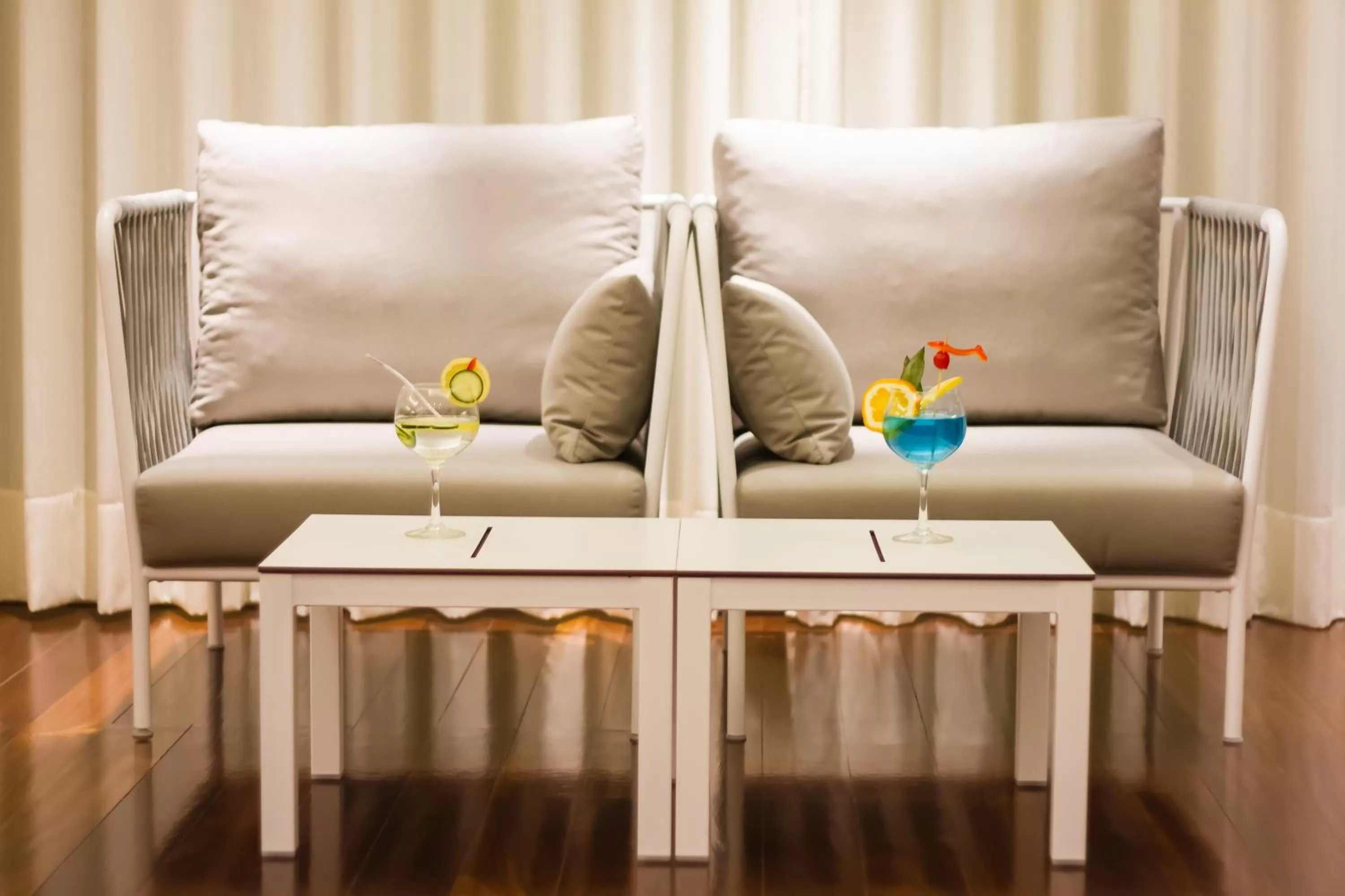 Seating area in Hotel Mercure Braga Centro