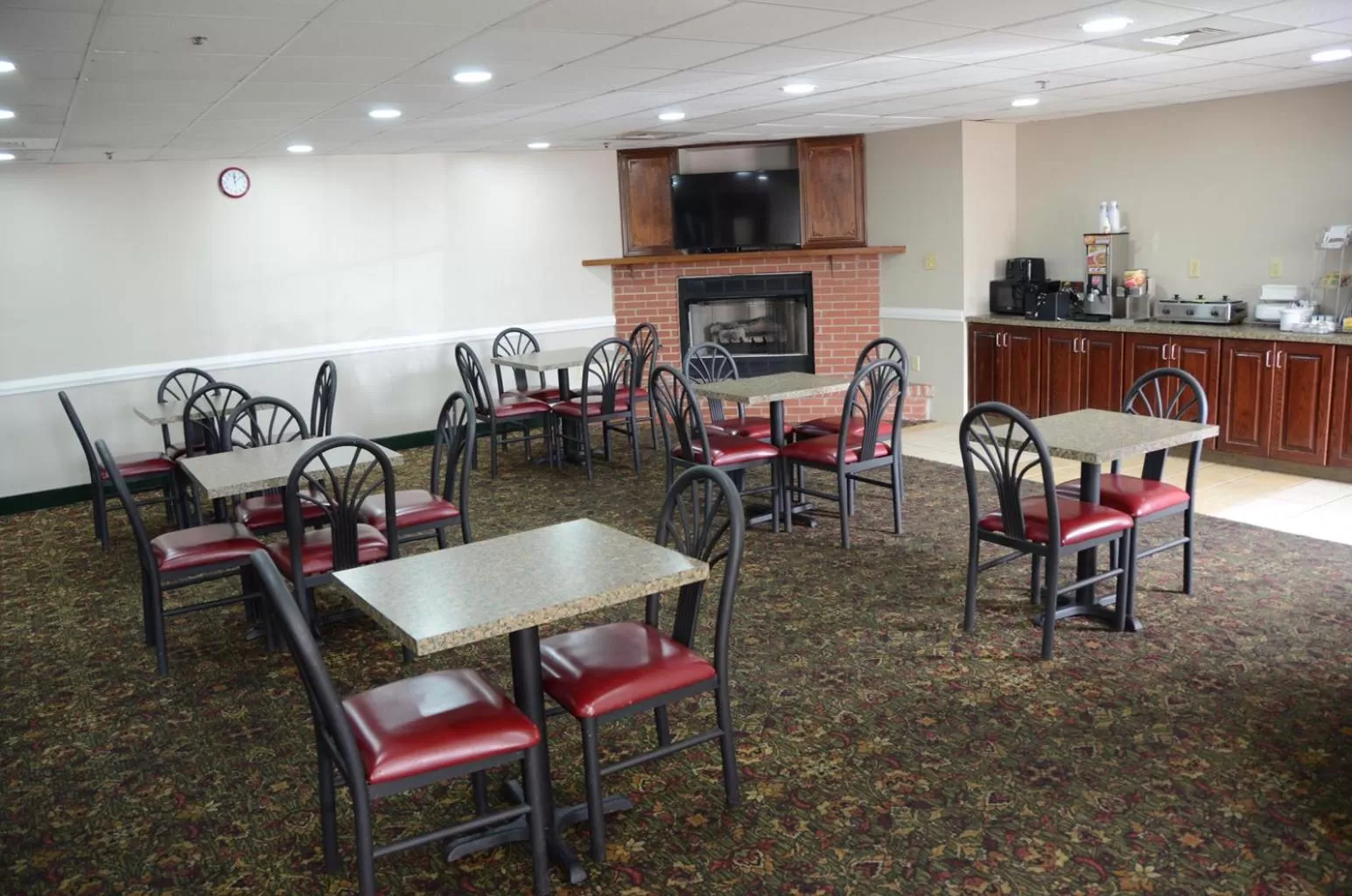 Super 8 by Wyndham Louisville/Expo Center