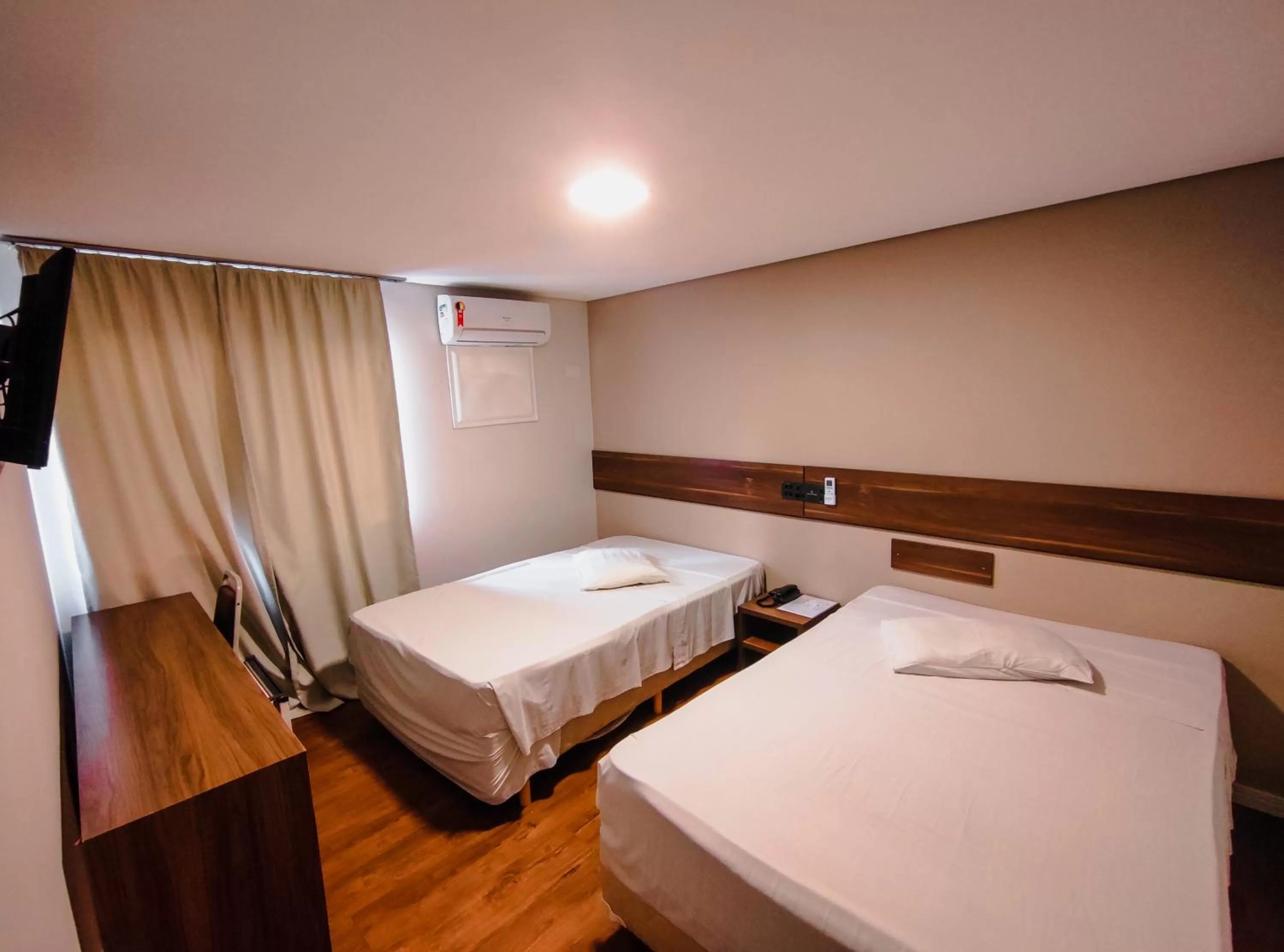 Bedroom, Bed in Granville Hotel