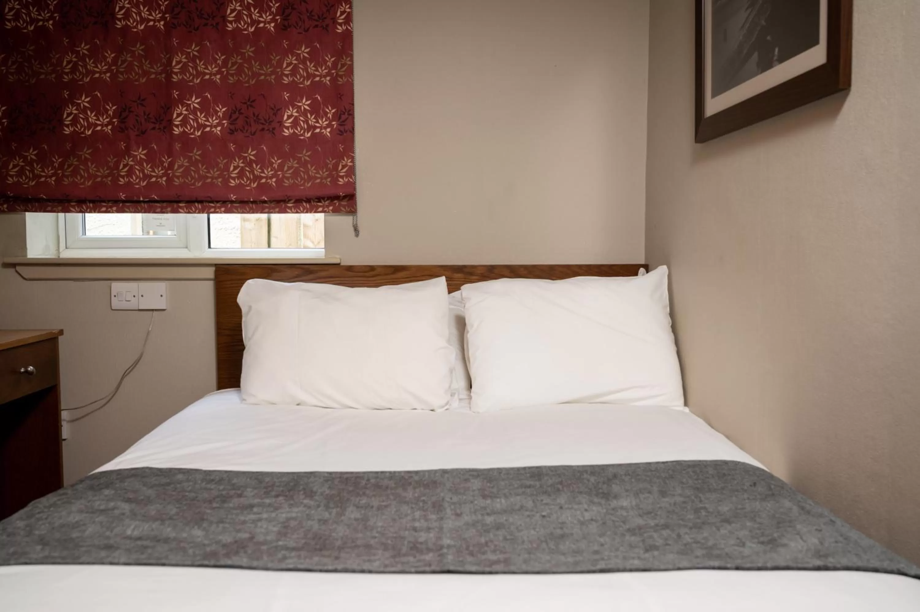 Bedroom, Bed in Wellington Hotel by Greene King Inns