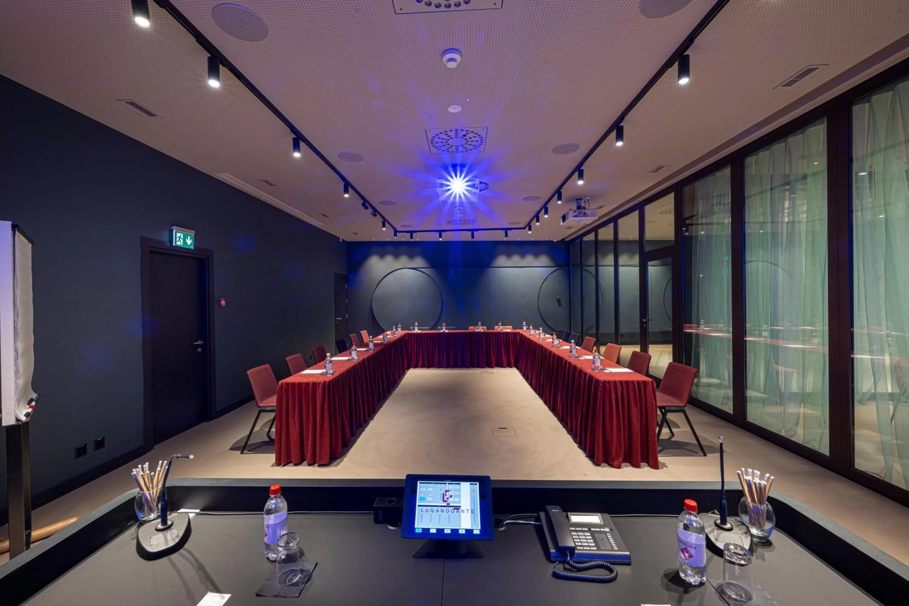 TV and multimedia in LUGANODANTE Boutique & Lifestyle Hotel