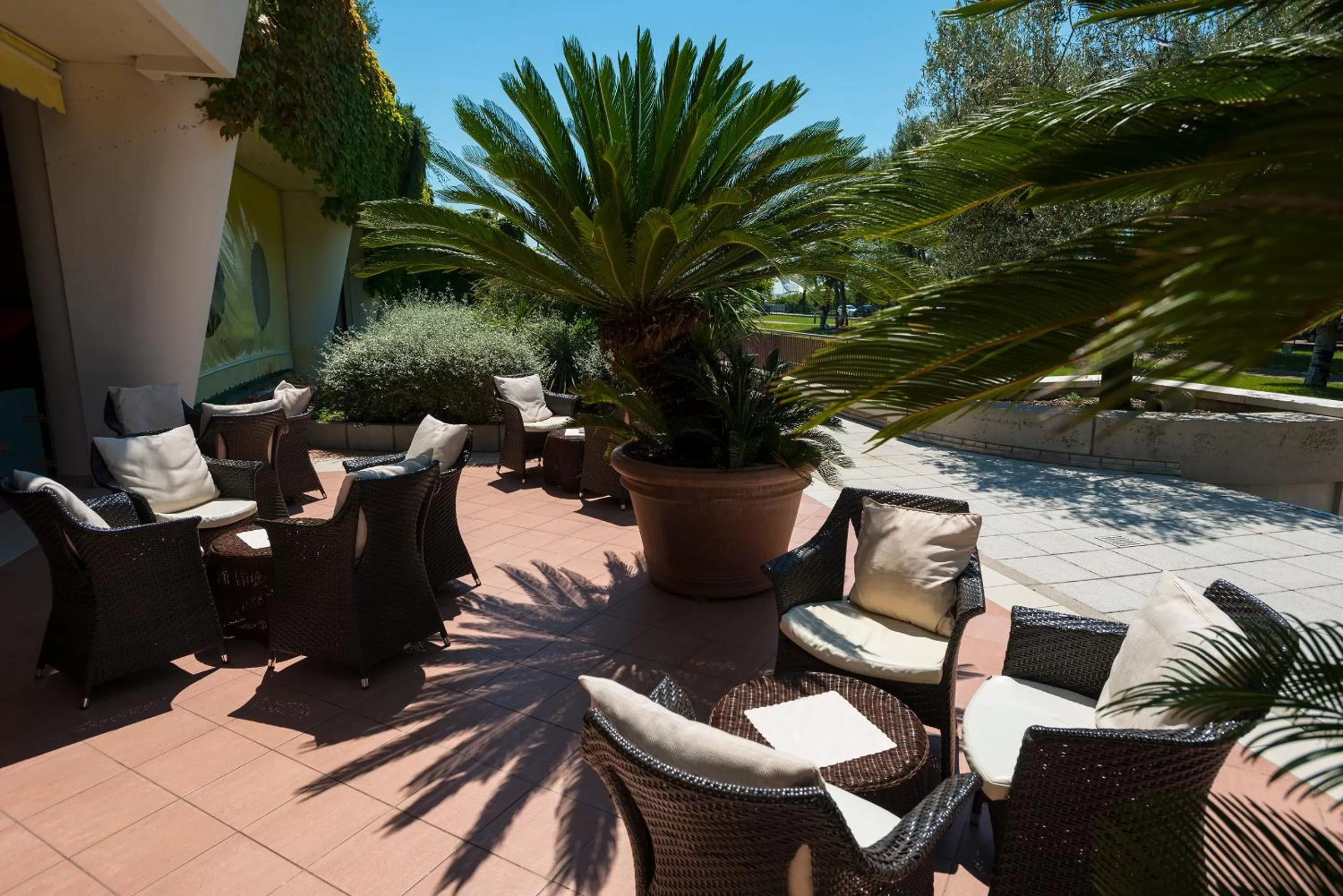 Lounge or bar in Savoy Beach Hotel & Thermal Spa