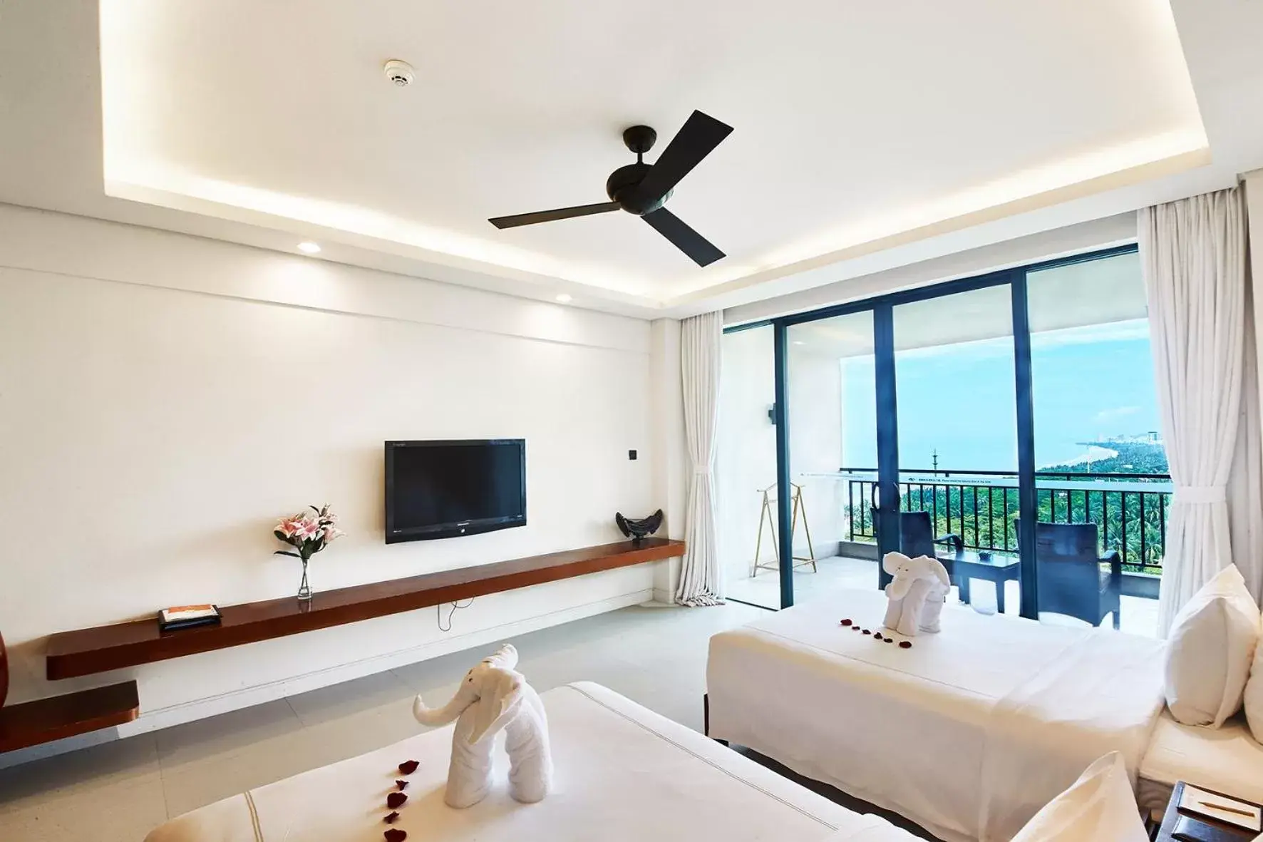 Family Room with Sea View in Ocean Sonic Resort Sanya Family Room with Sea View in Ocean Sonic Resort Sanya