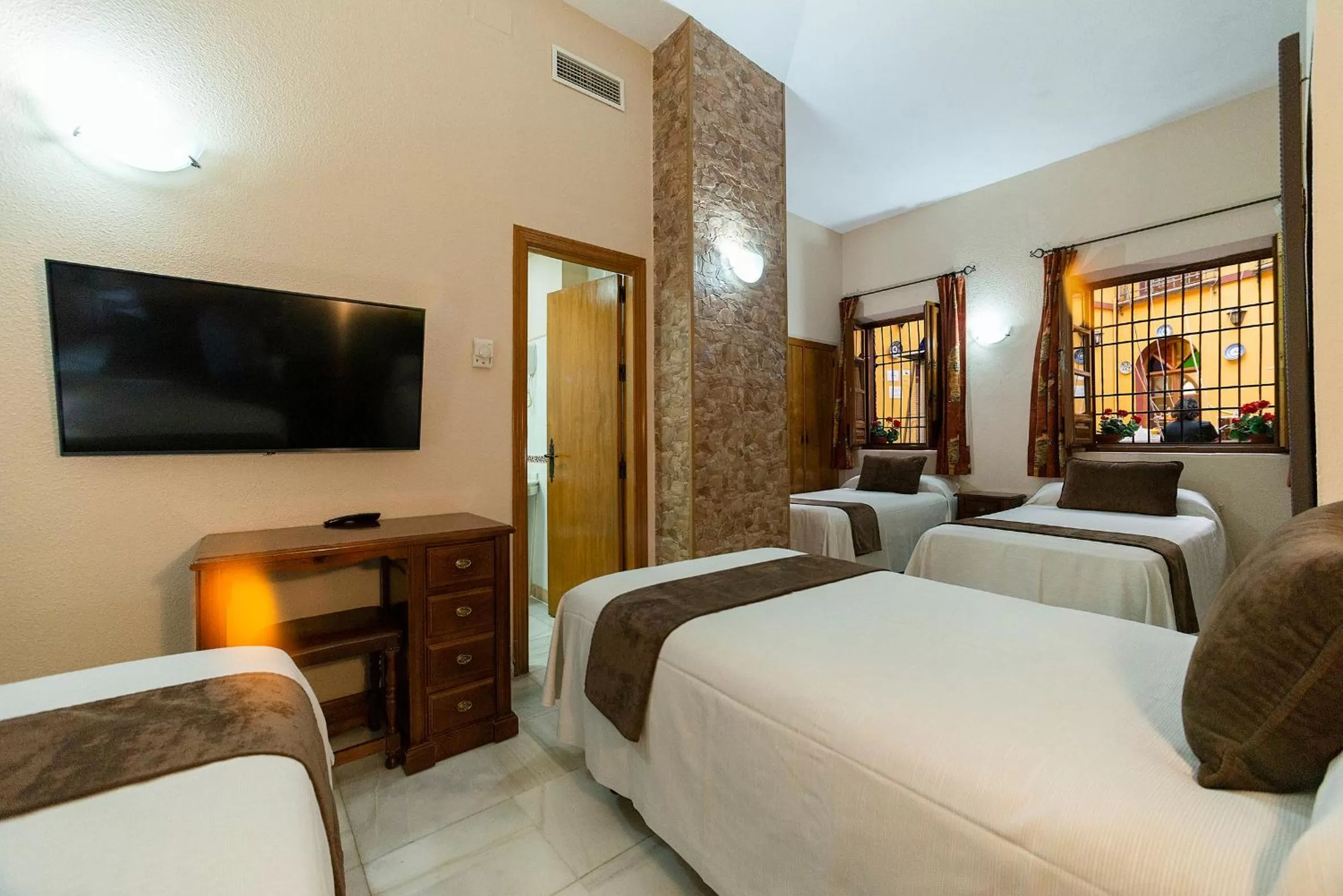 Photo of the whole room, Bed in Hotel Casa Museo de la Mezquita