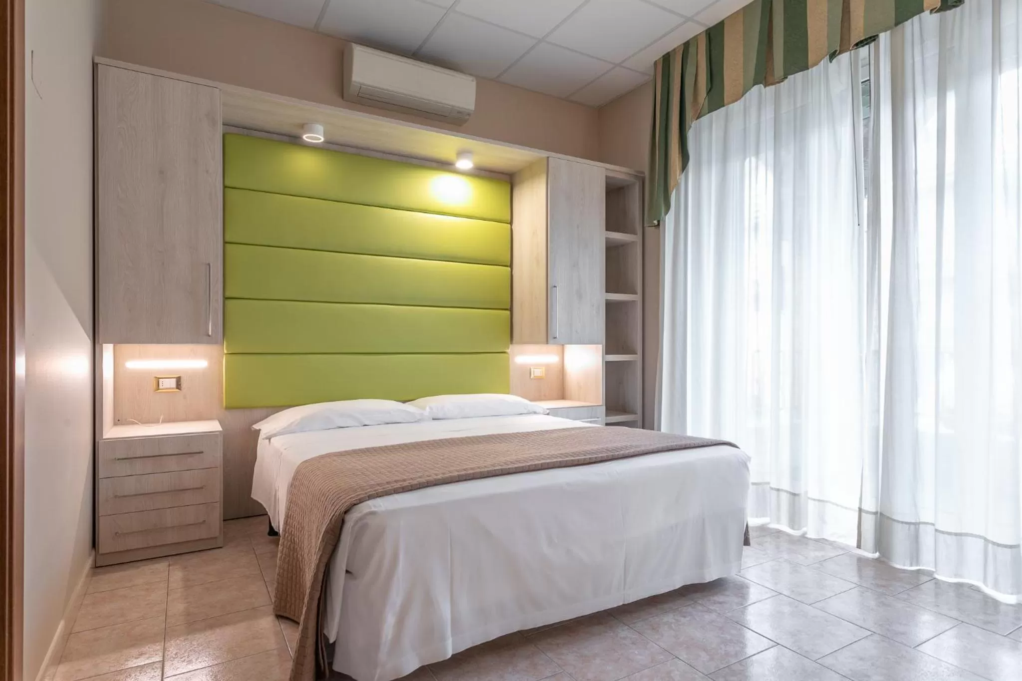 Bed in Hotel Prestige