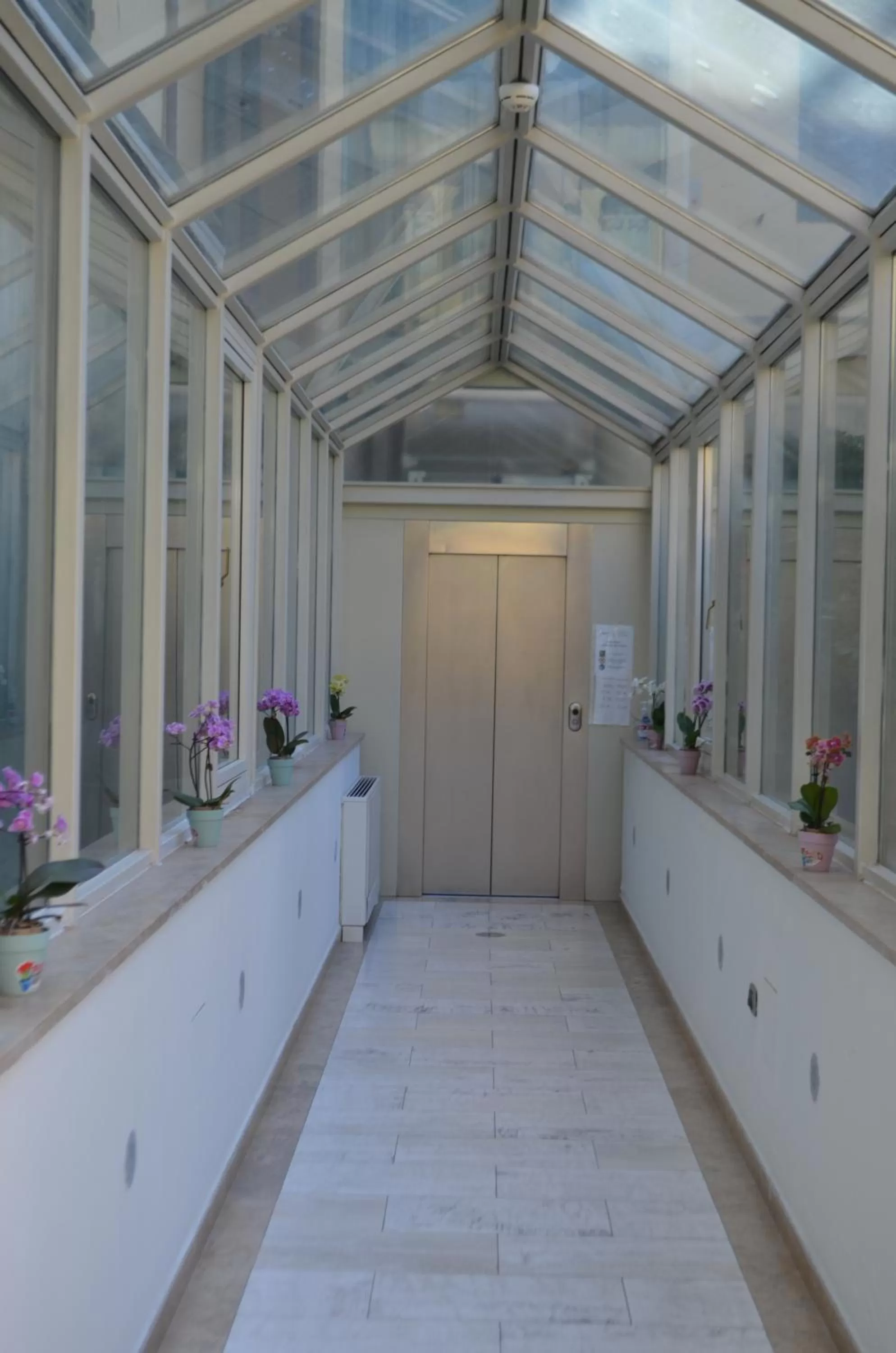 elevator in Casa per ferie religiosa Figlie di Nazareth