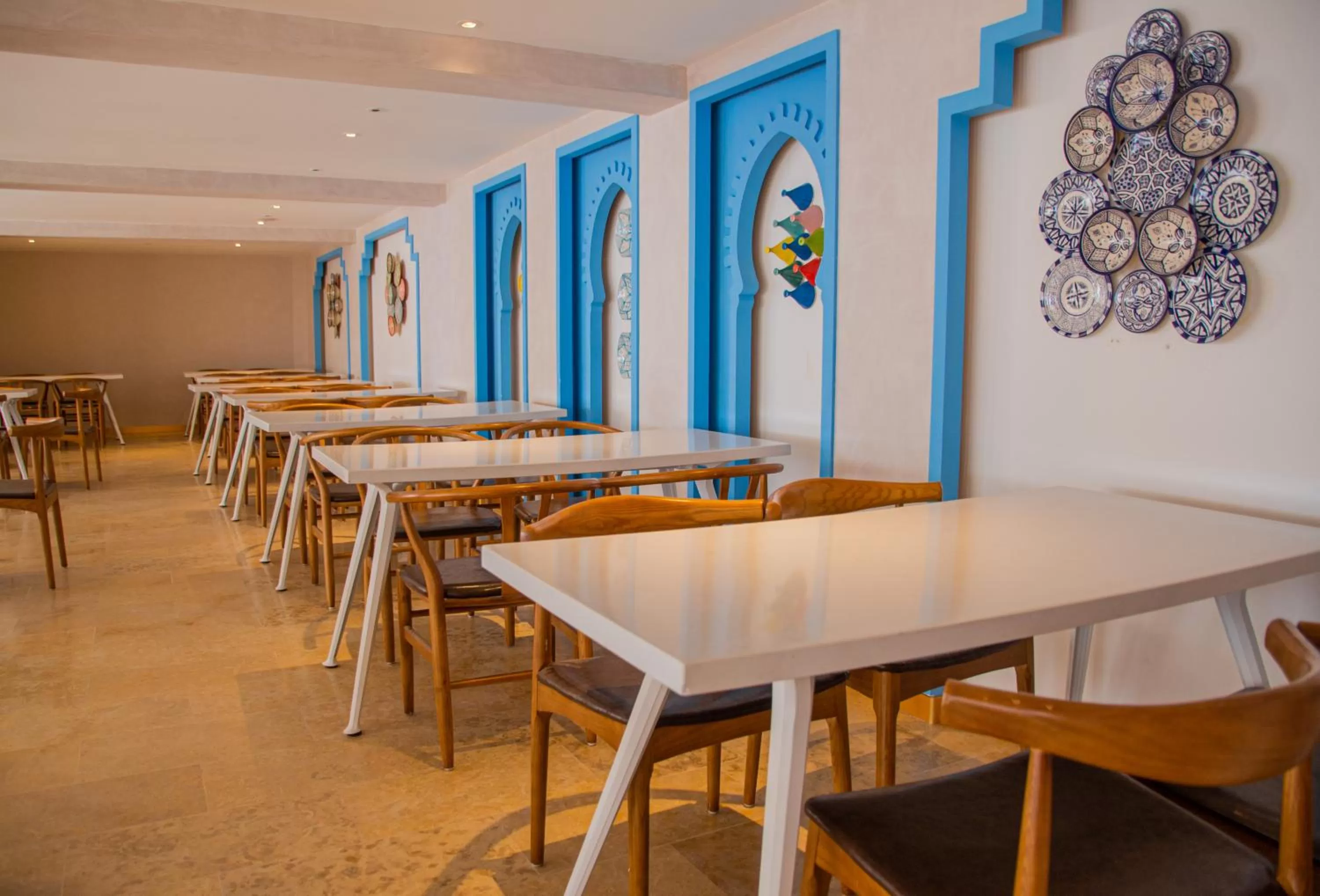 Restaurant/places to eat in VANCII Hotel