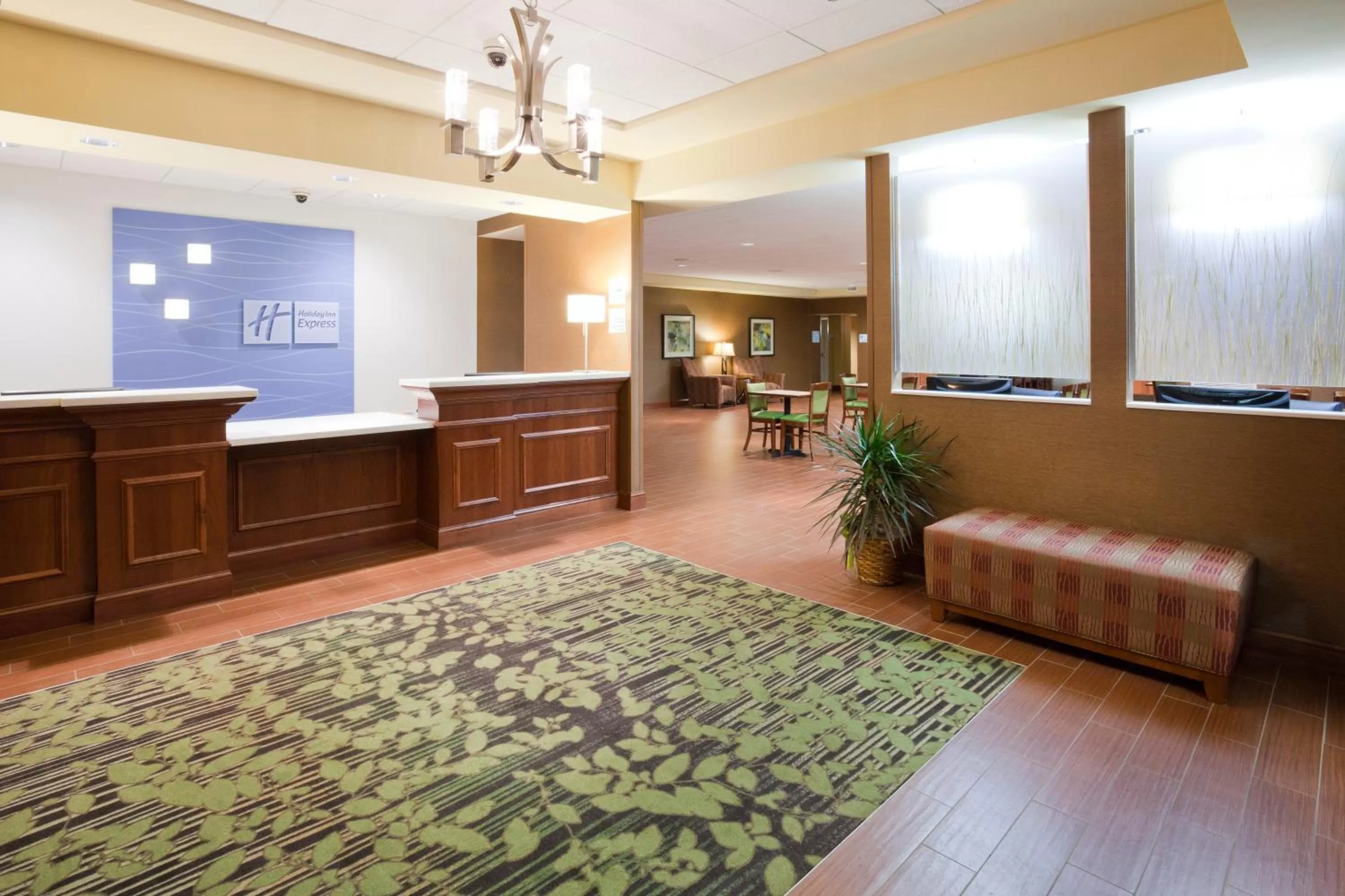 Lobby or reception in Holiday Inn Express & Suites Willmar by IHG