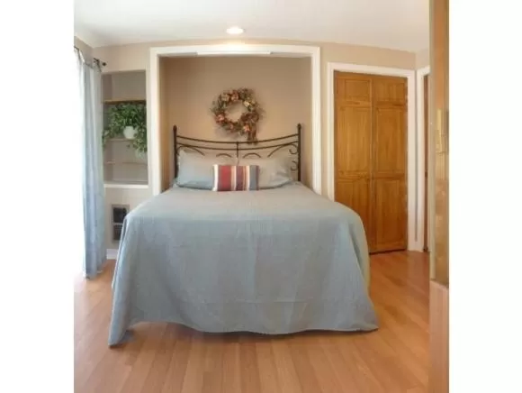 Bed in Misty Harbor Resort