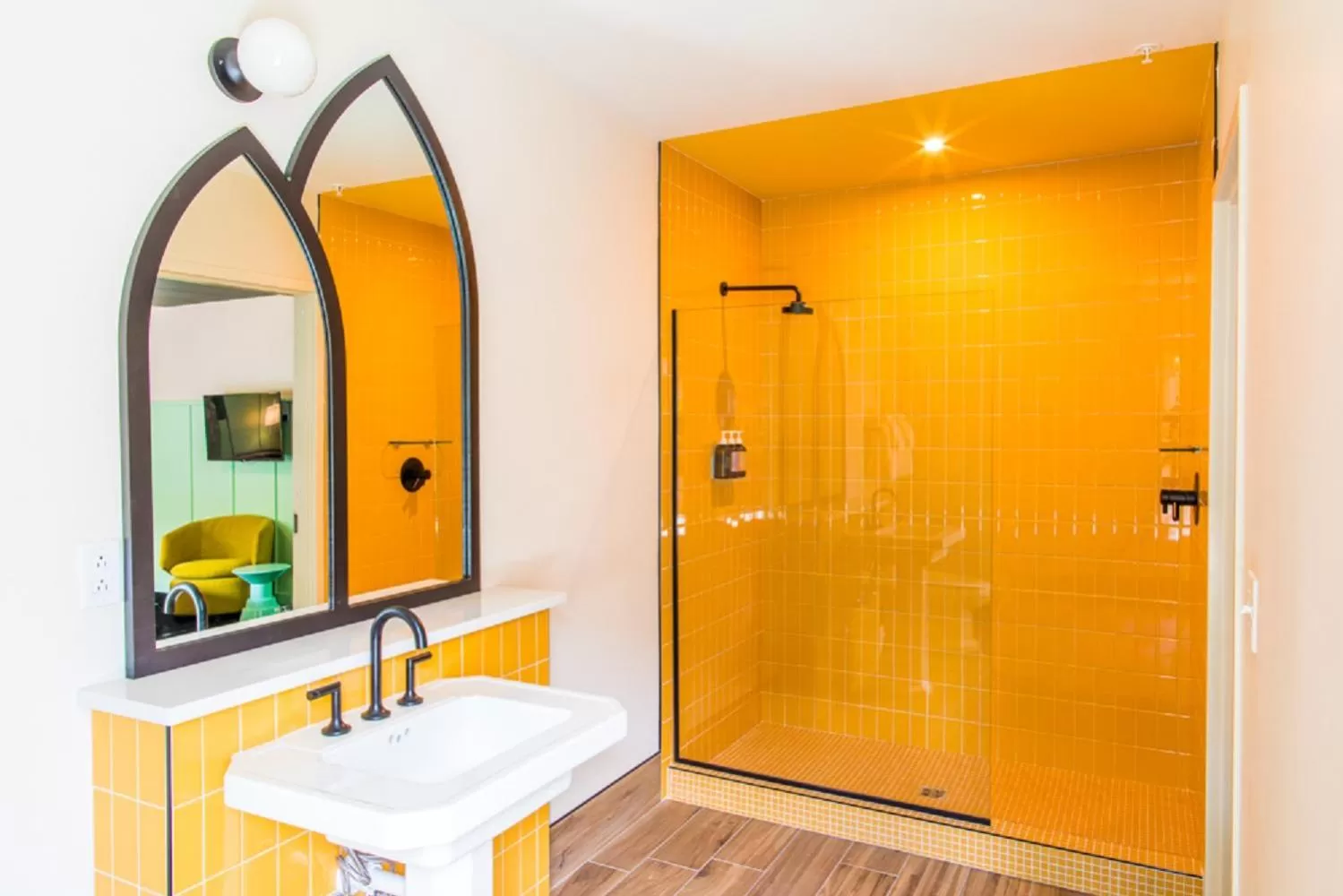 Shower in The Russell