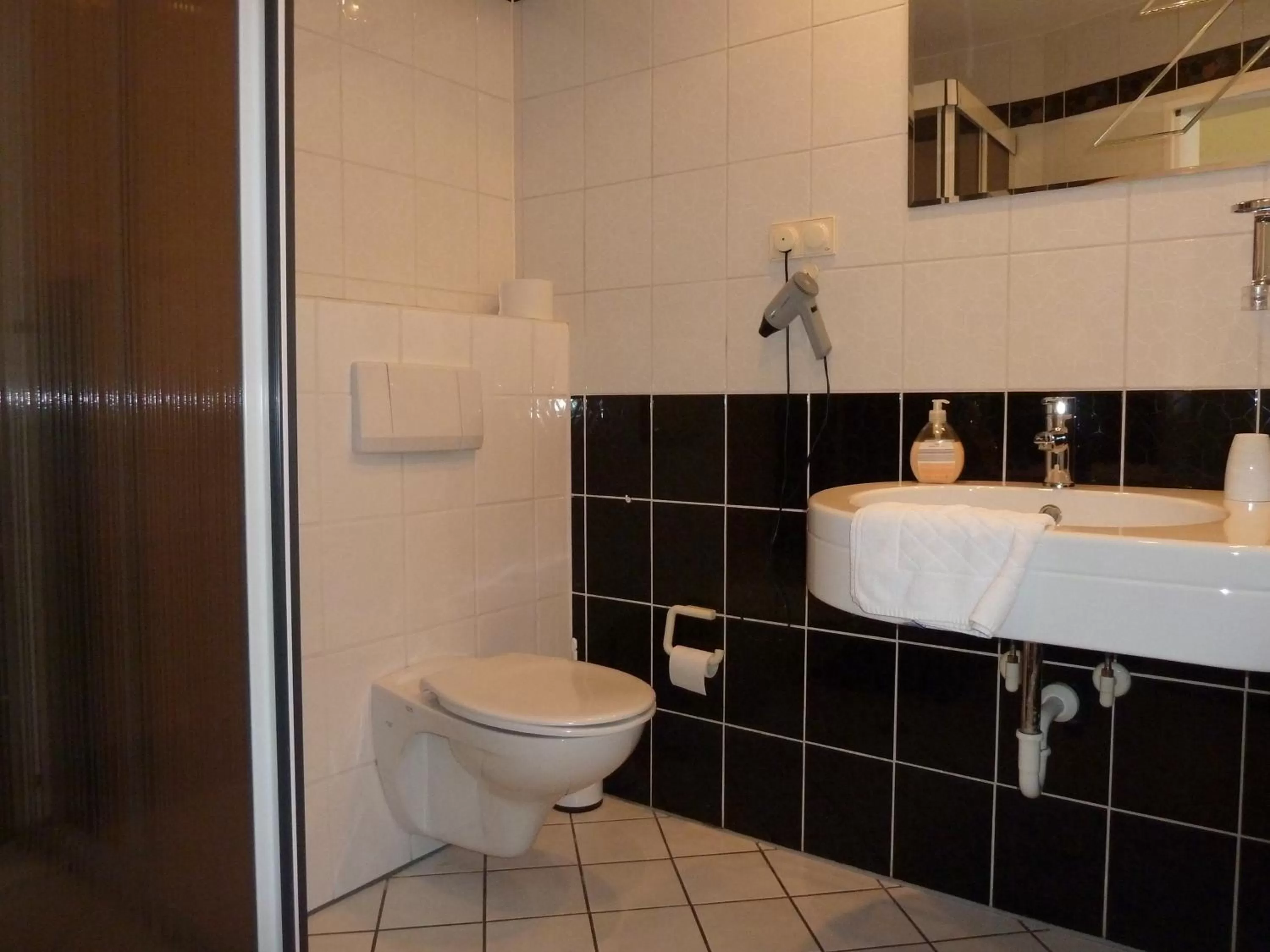 Bathroom in Hotel am Schloss Broich