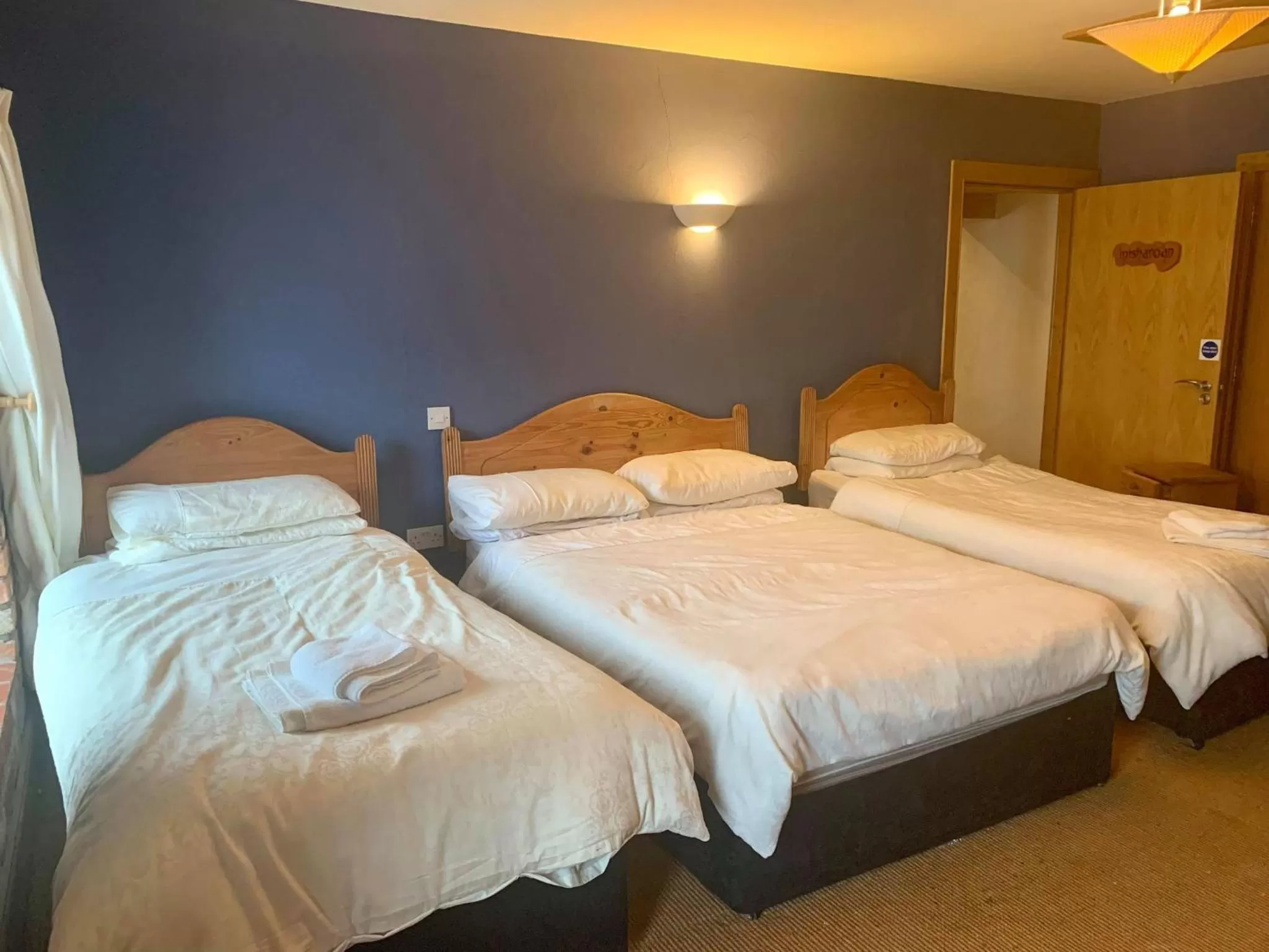 Bed in Paul Arthurs Restaurant & Rooms - Kircubbin