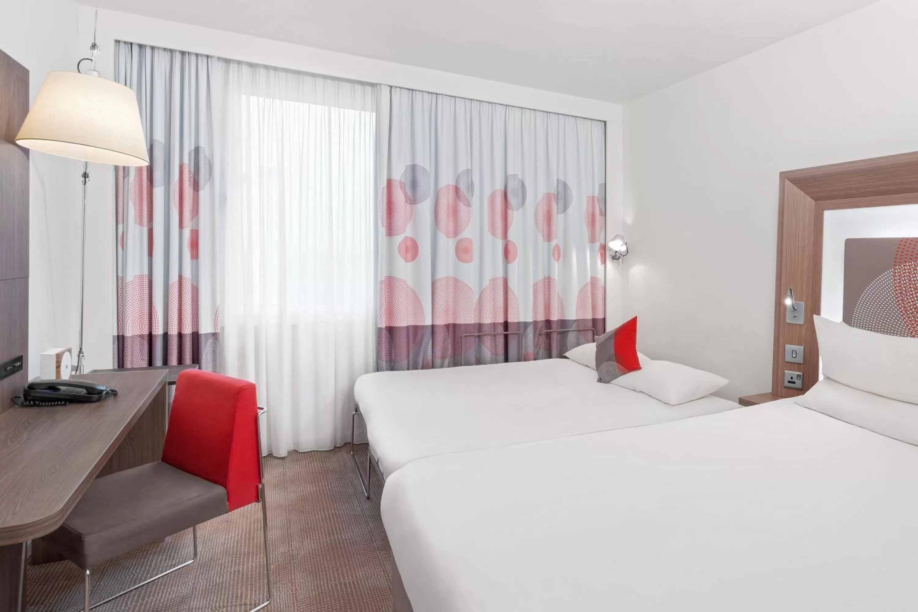 Bedroom, Bed in Novotel London Excel