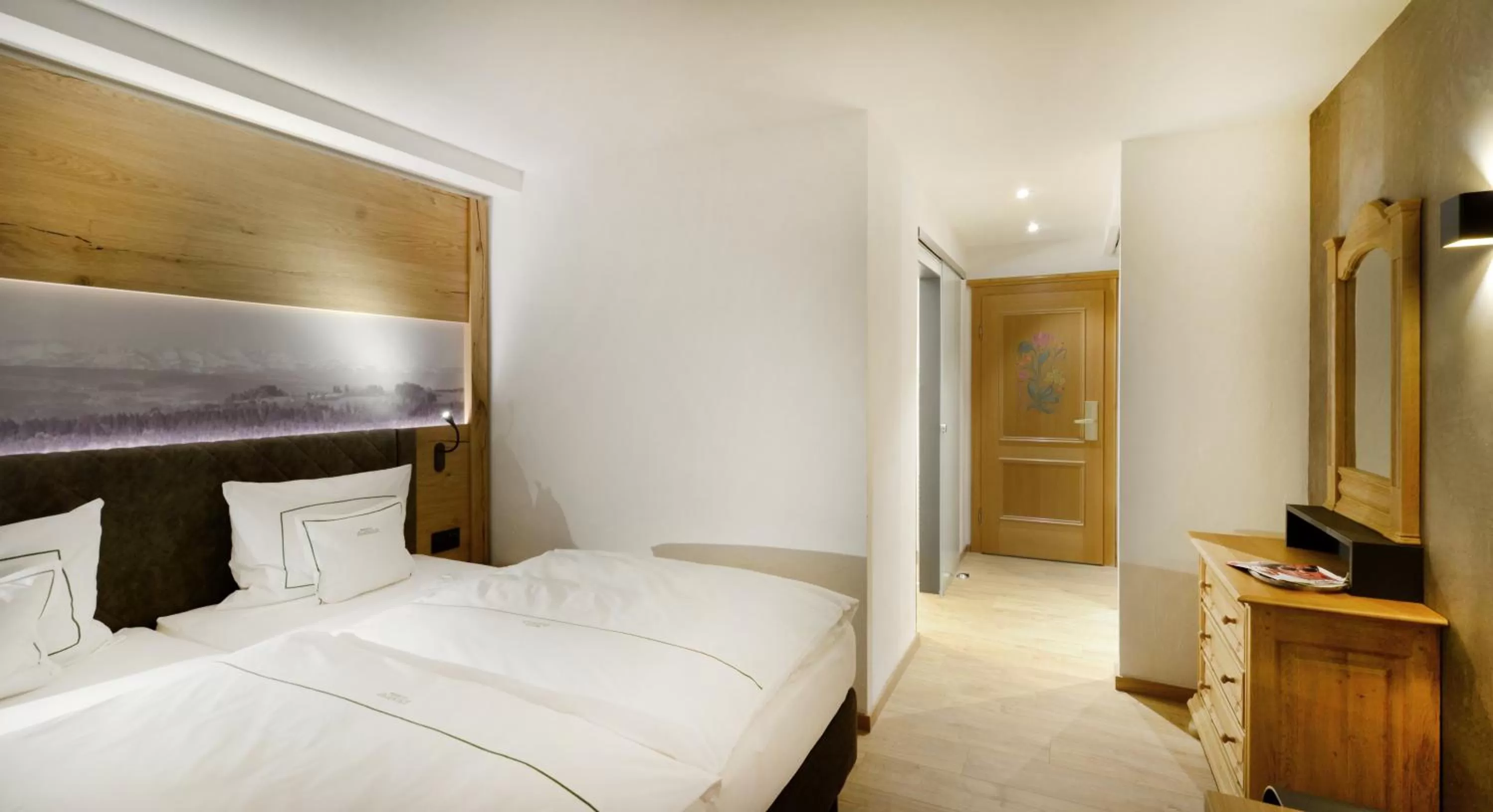 Photo of the whole room, Bed in Berghotel Jägerhof ****S