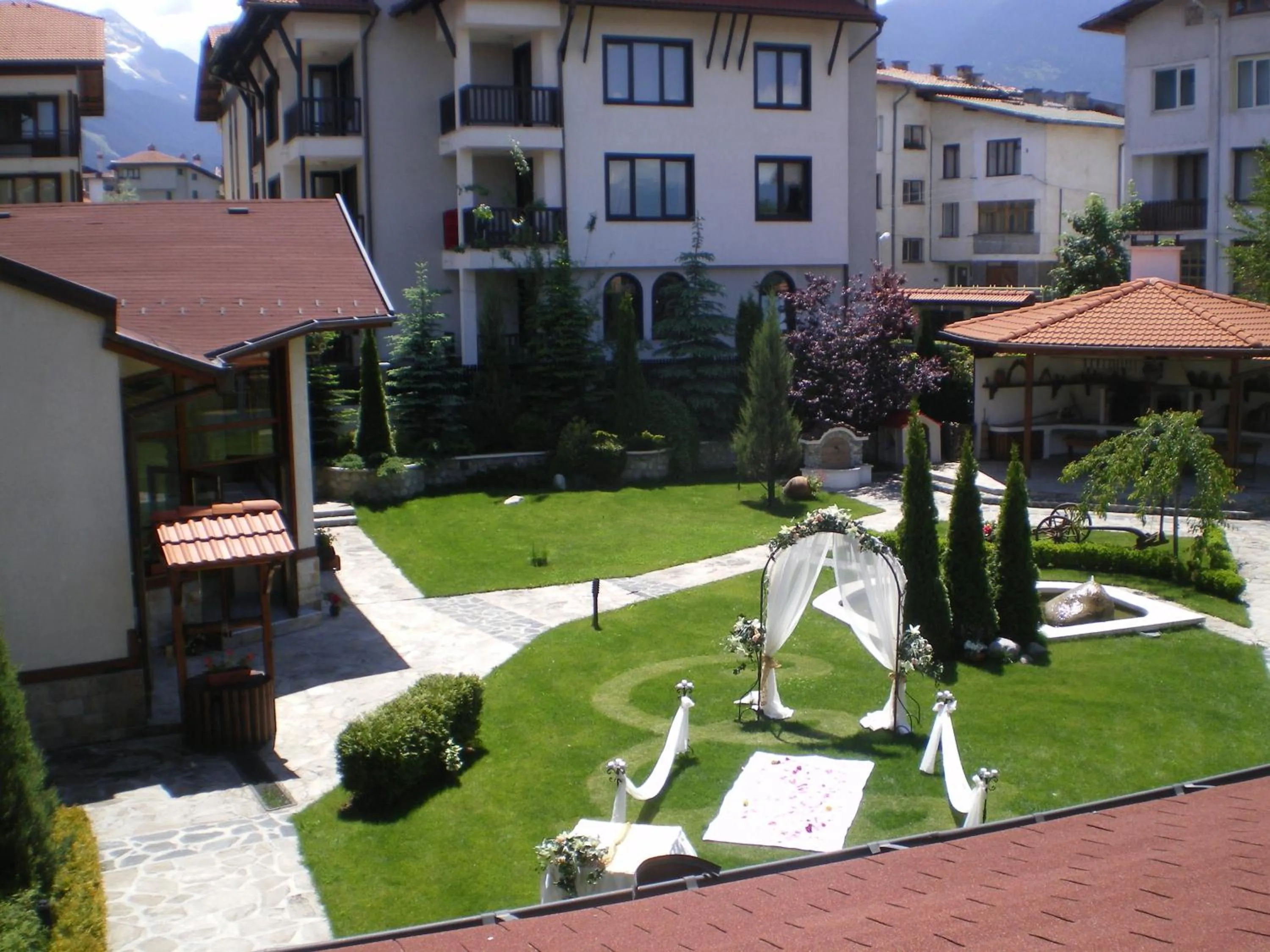 Facade/entrance in Evelina Palace Hotel