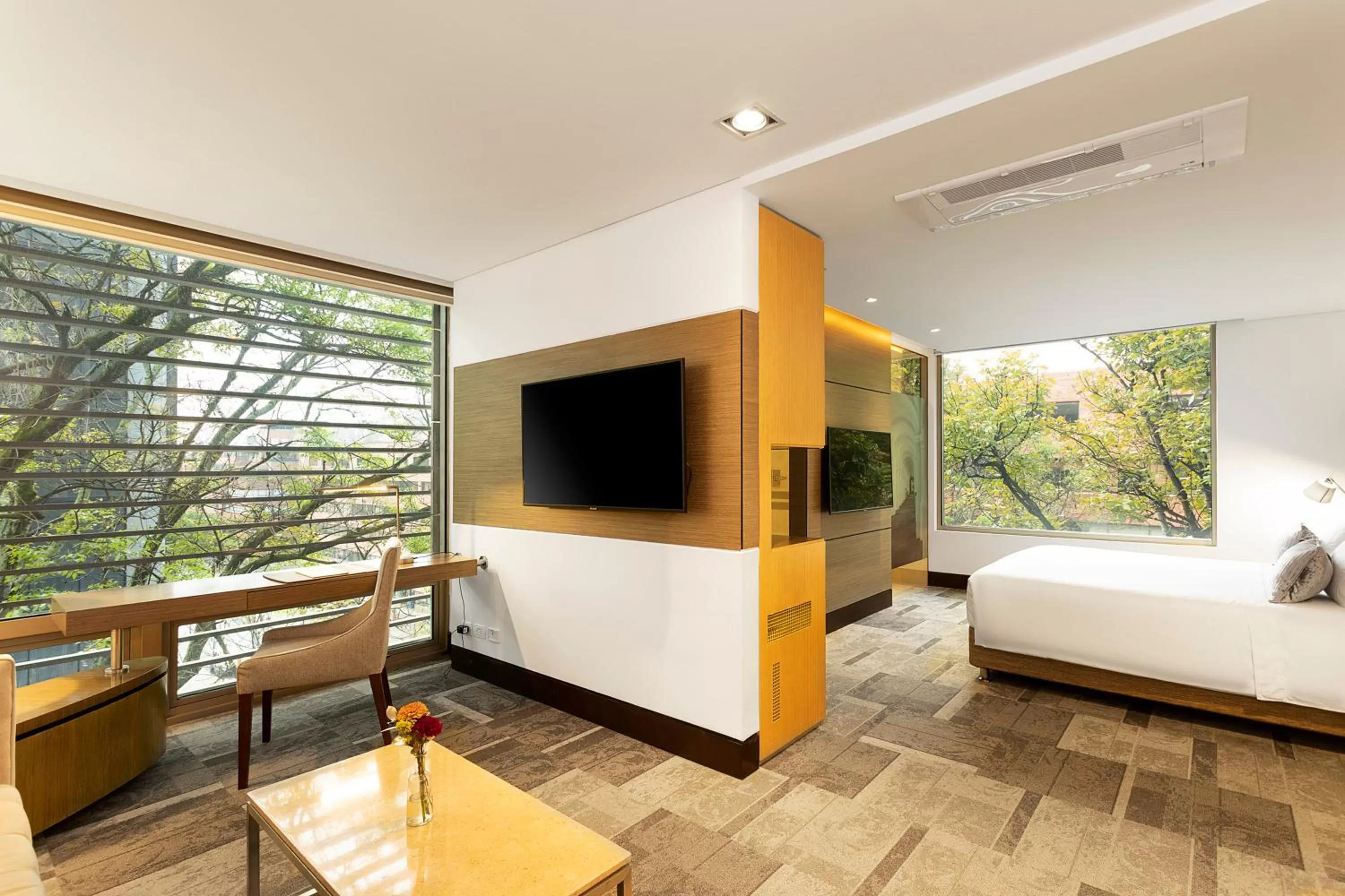 TV and multimedia, Bed in EK Hotel By Preferred Hotels Group