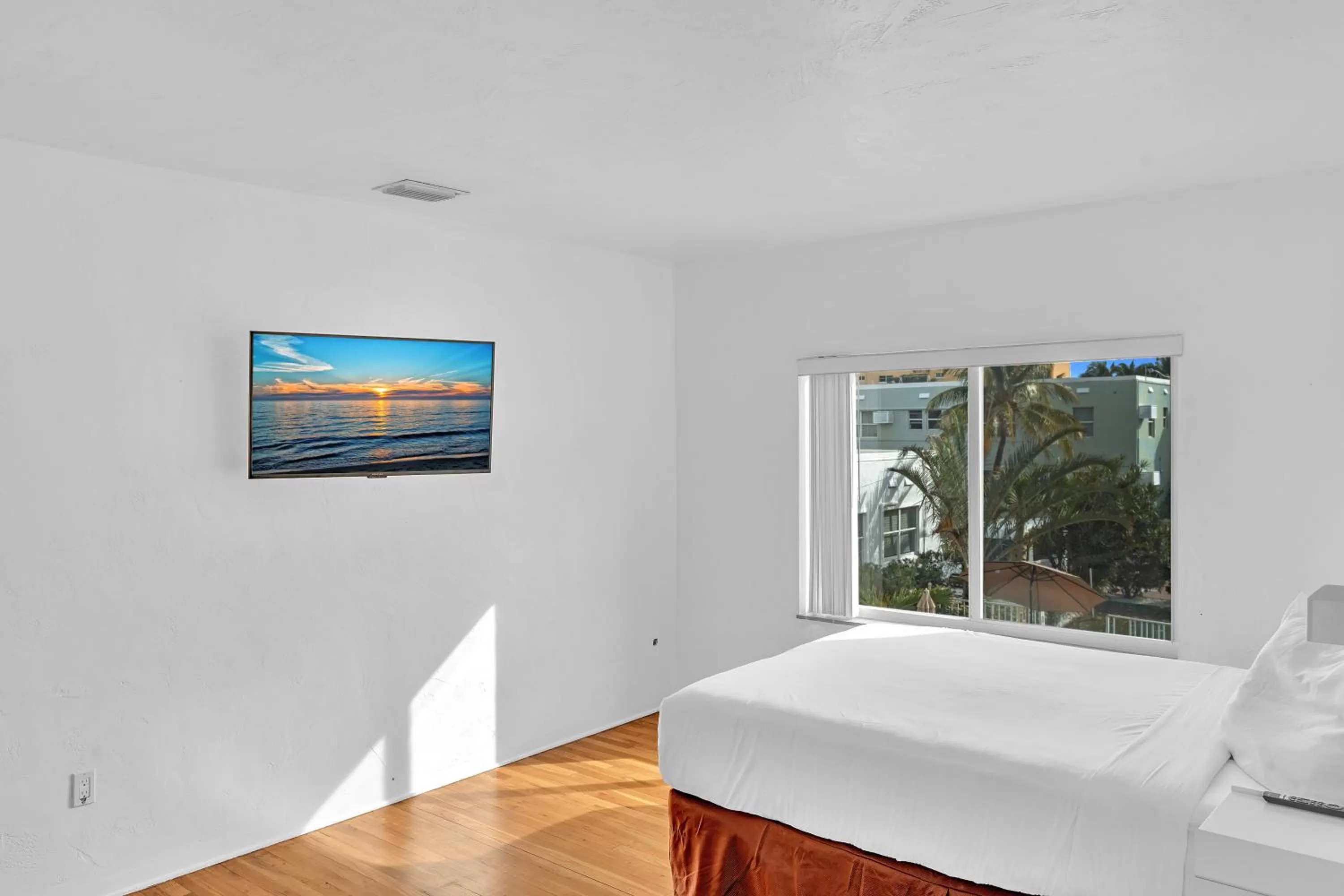 Bed in Hollywood Beach Hotels