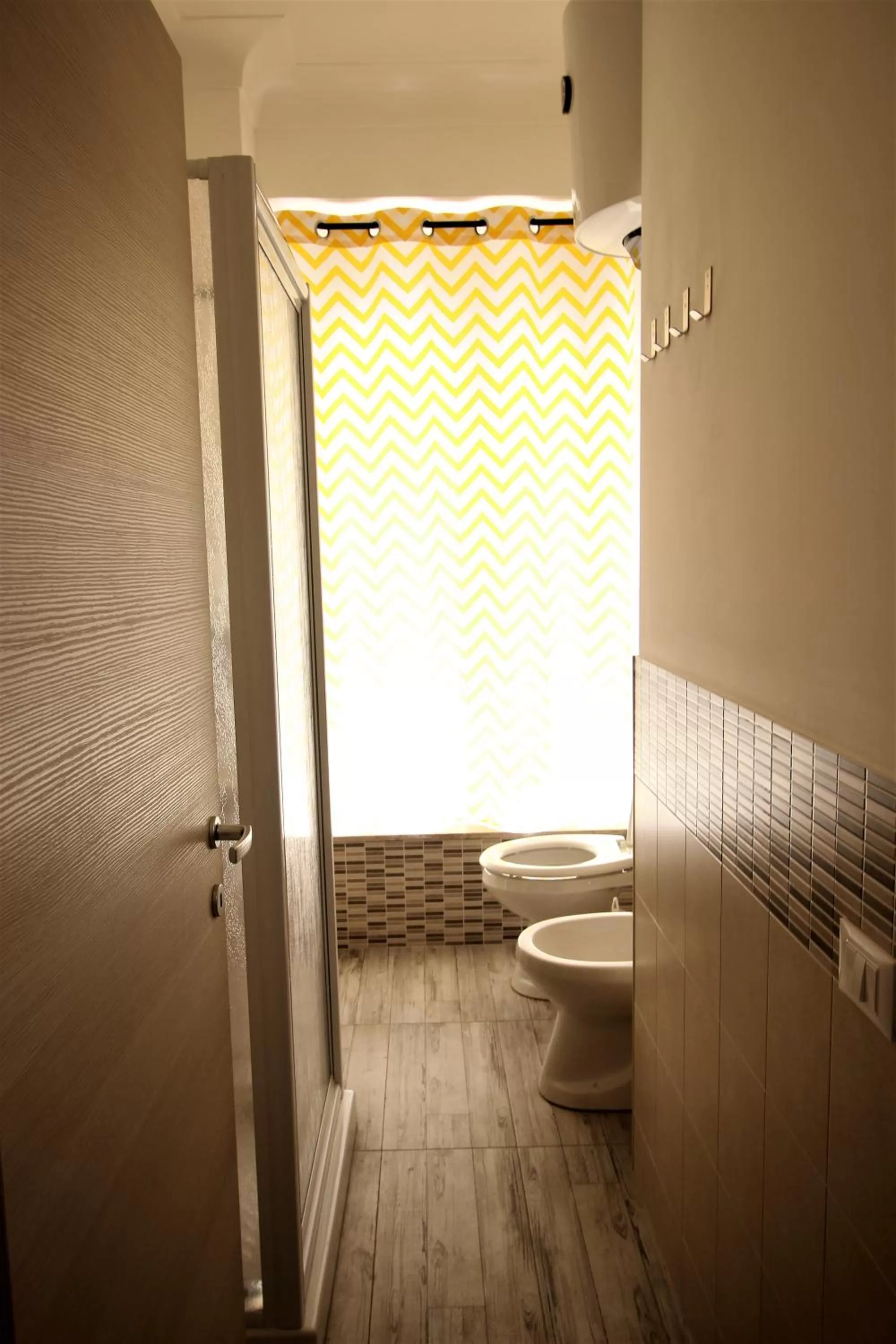 Shower in B&B Into Palermo Rooms vicino al teatro Massimo