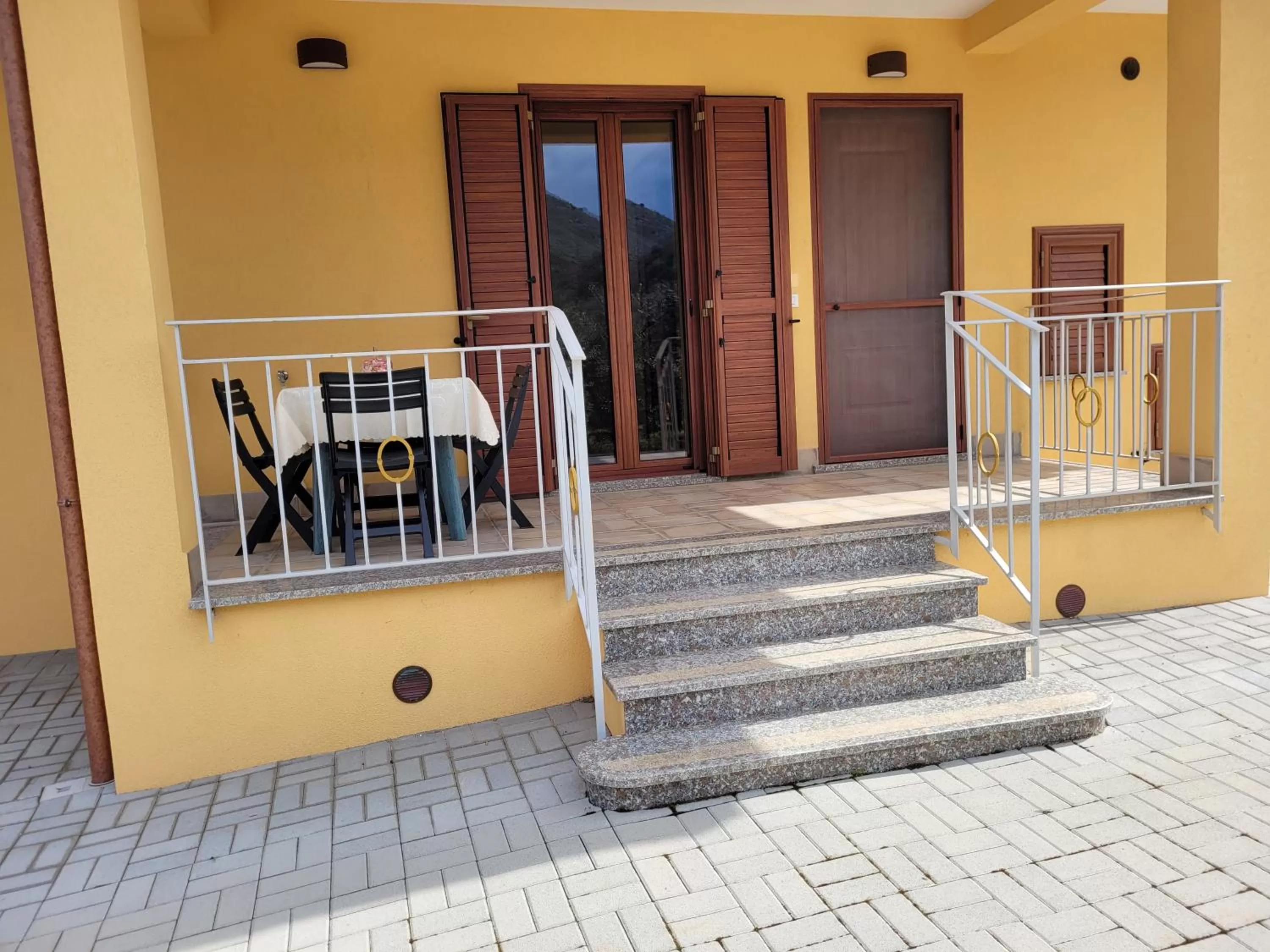 Alloggio turistico Magnifico Alessandro Valle Bernardo 04025 Lenola nei pressi di Fondi LT