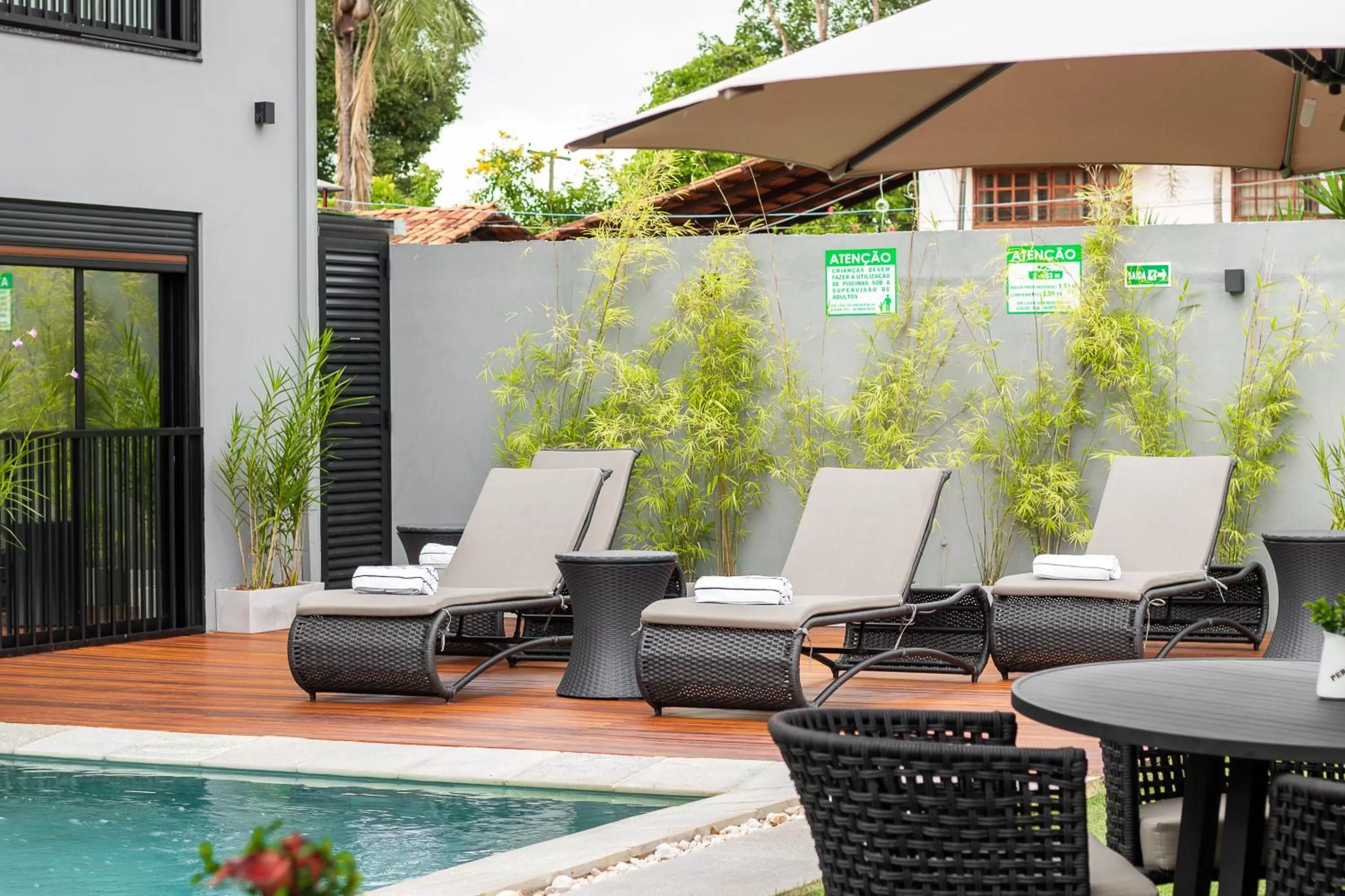 sunbed in Pousada Flores do Carmo