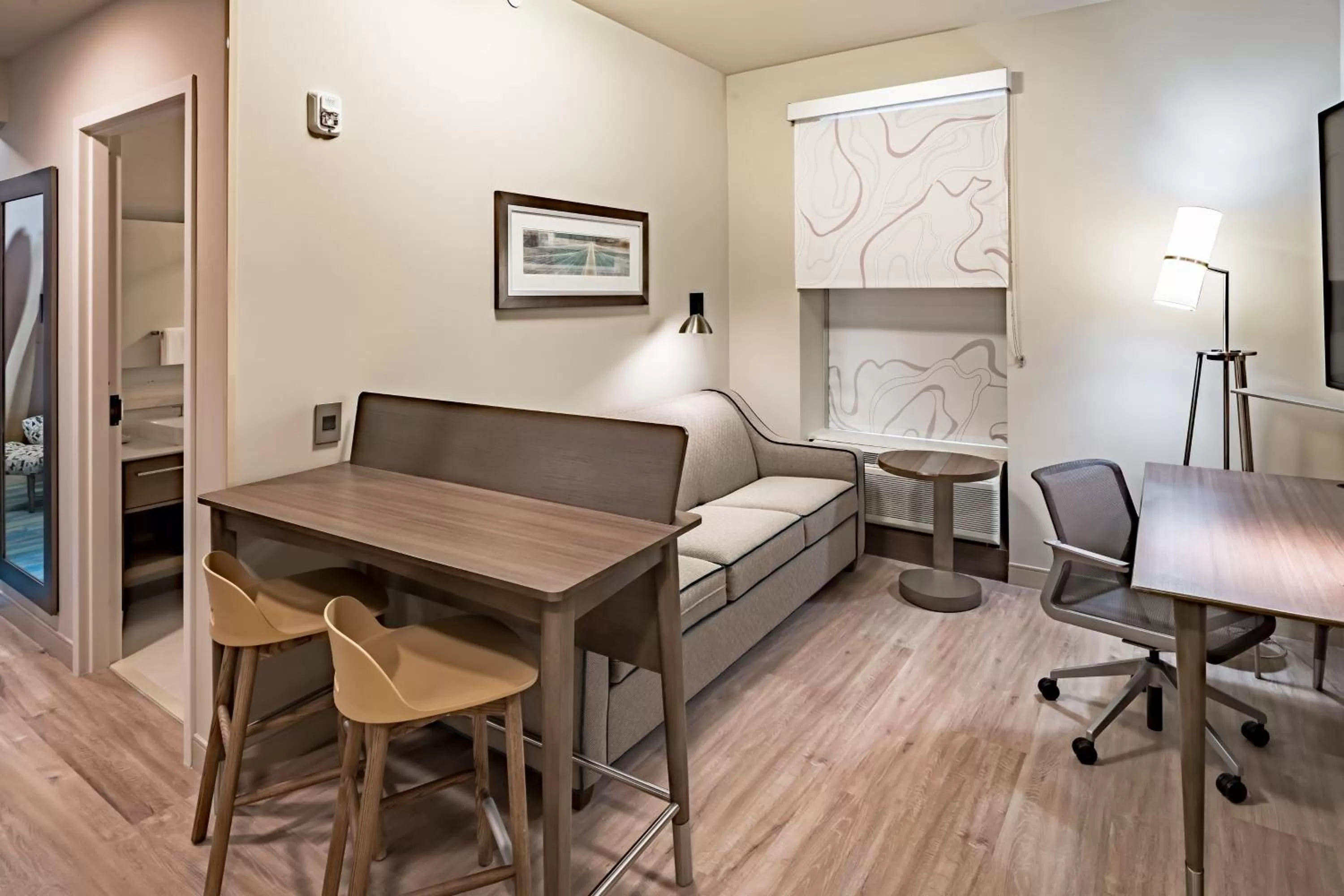 Photo of the whole room in Element Dallas Downtown East