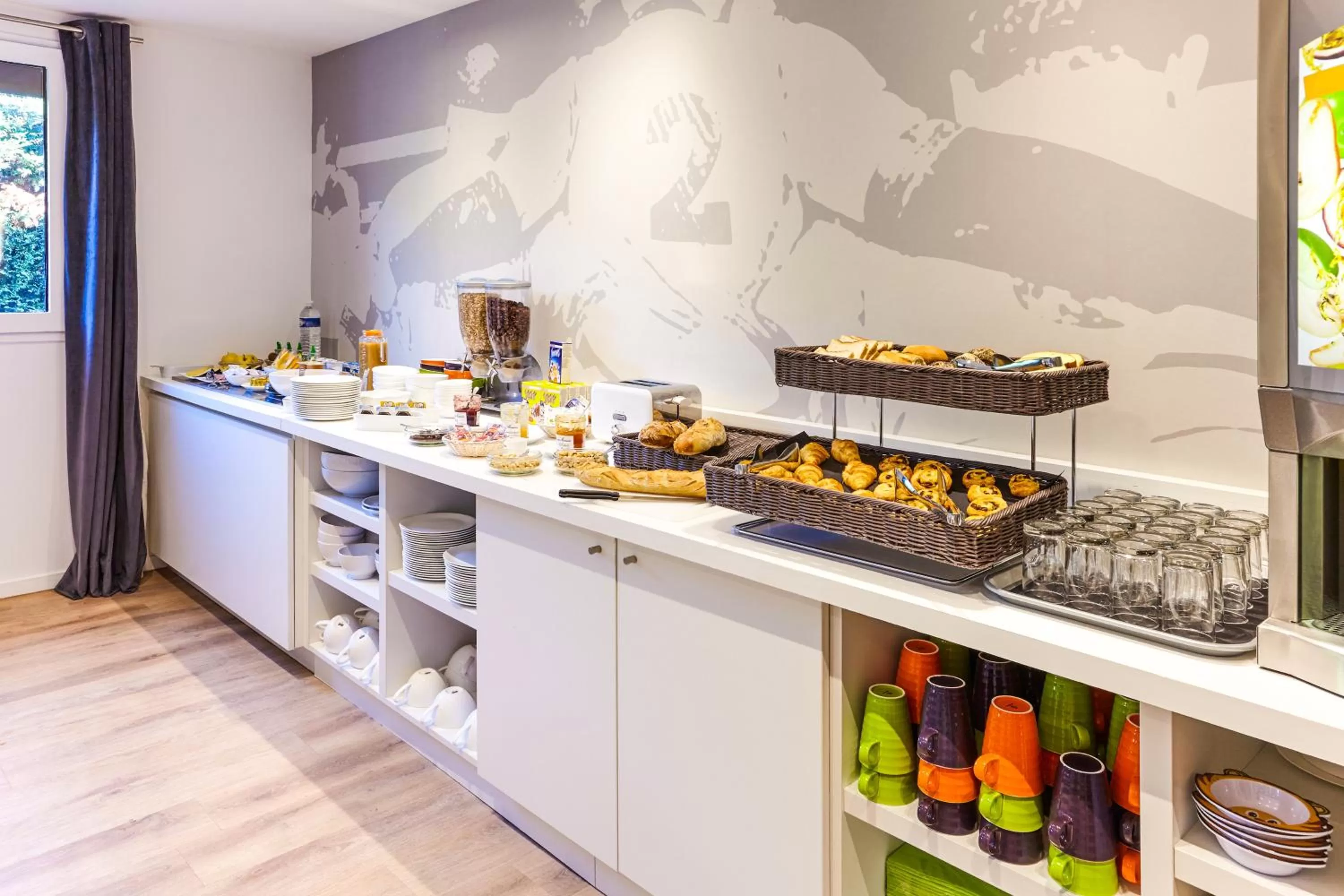 Buffet breakfast in ibis Styles Toulouse Nord Sesquieres
