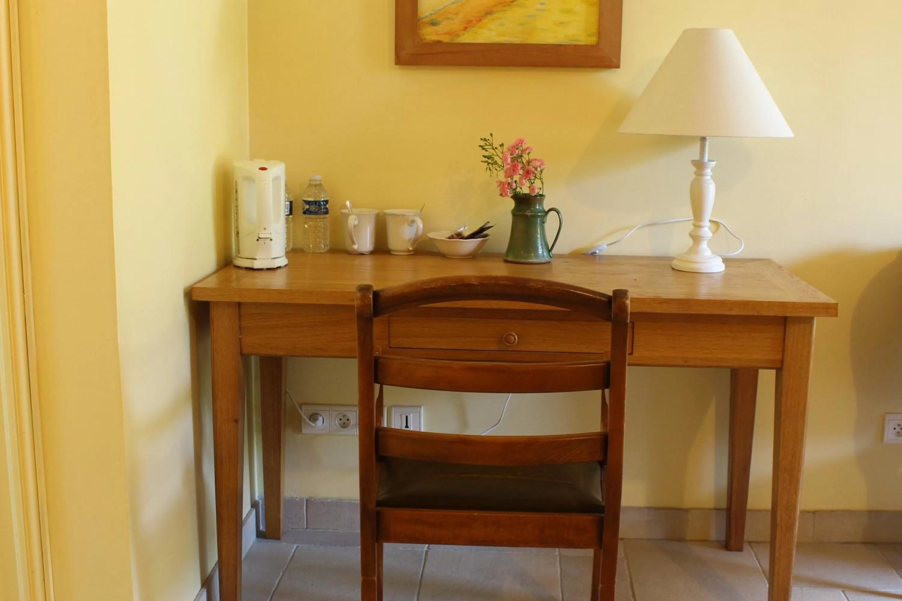 Coffee/tea facilities in Le Clos Fleuri
