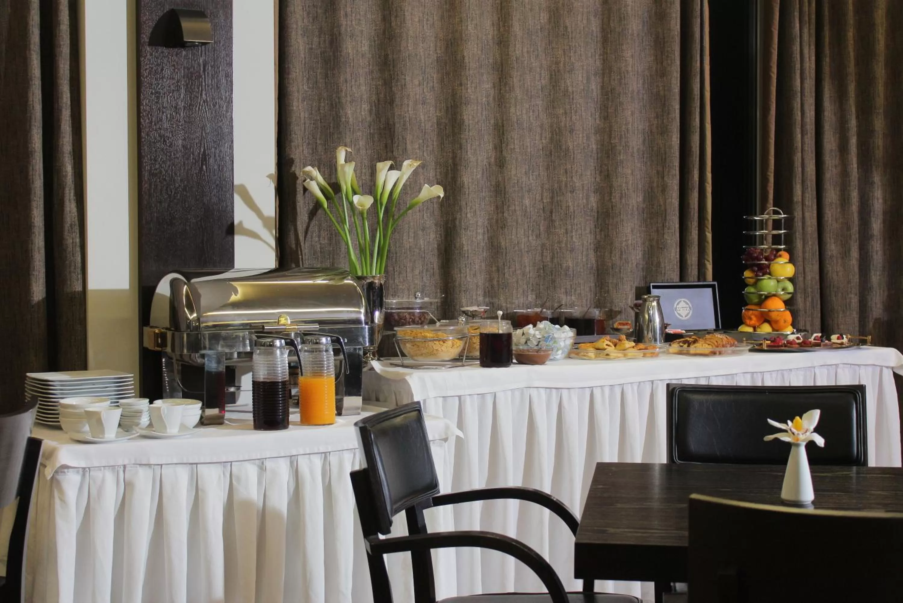 Lounge or bar in Galaxy Art Hotel