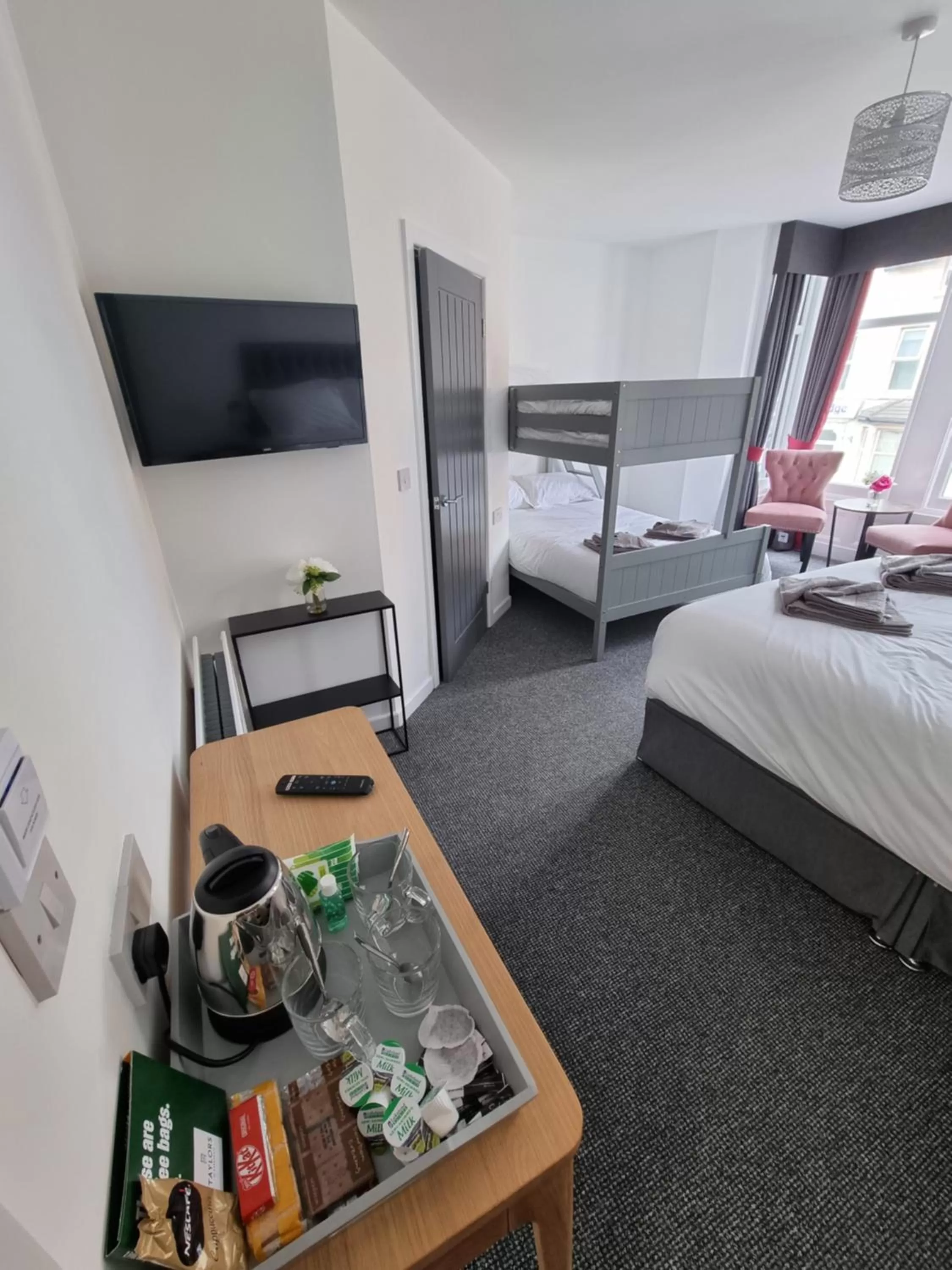 TV and multimedia in Langley House Hotel