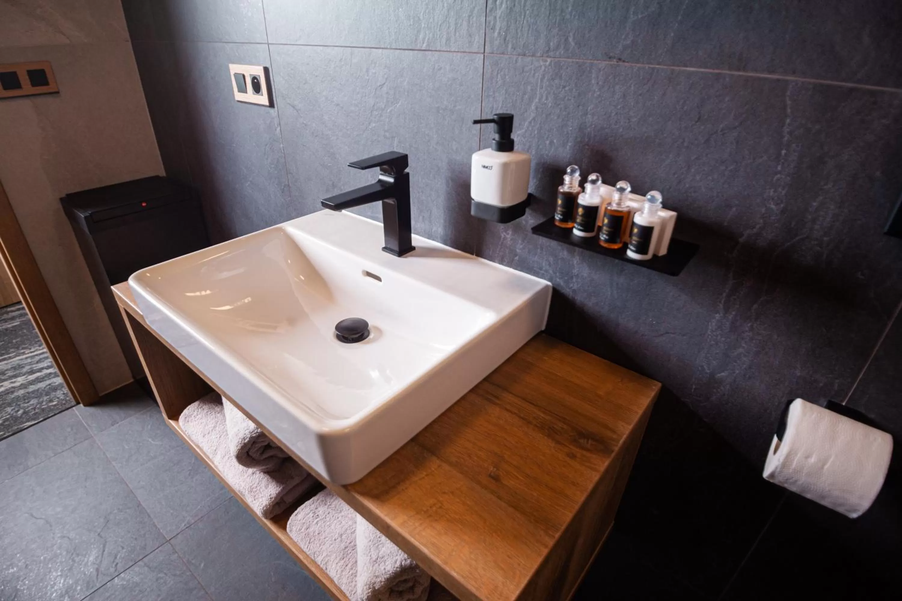 Bathroom in Hotel Kras