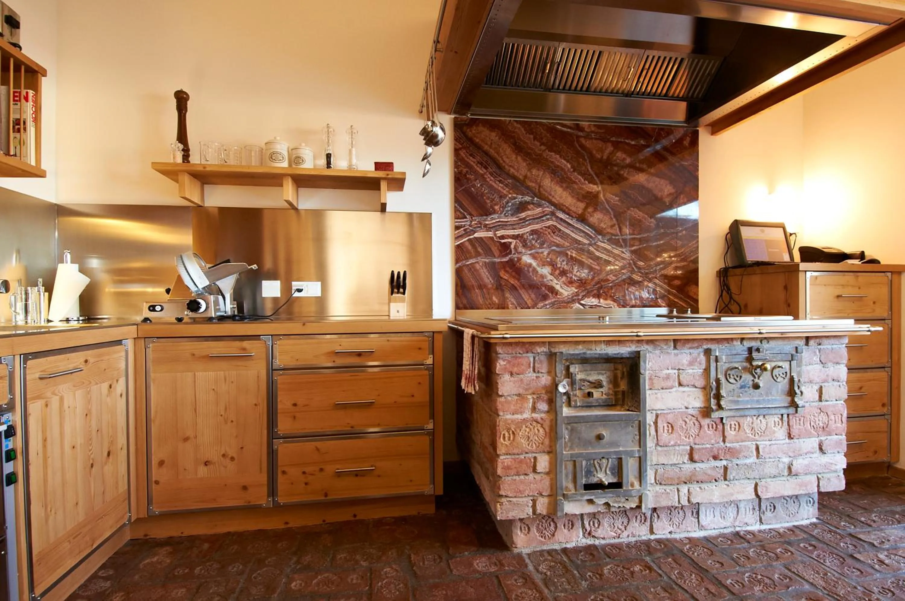 Restaurant/places to eat in Hotel Landhaus Moserhof