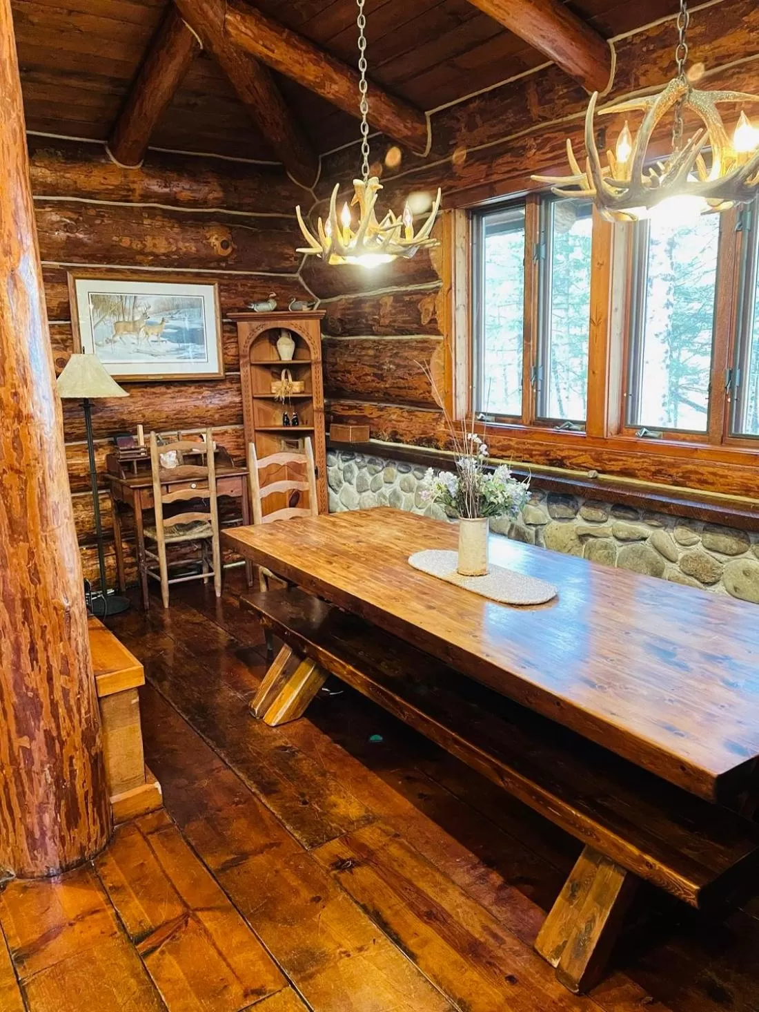 Dining area in Drummond Island Resort