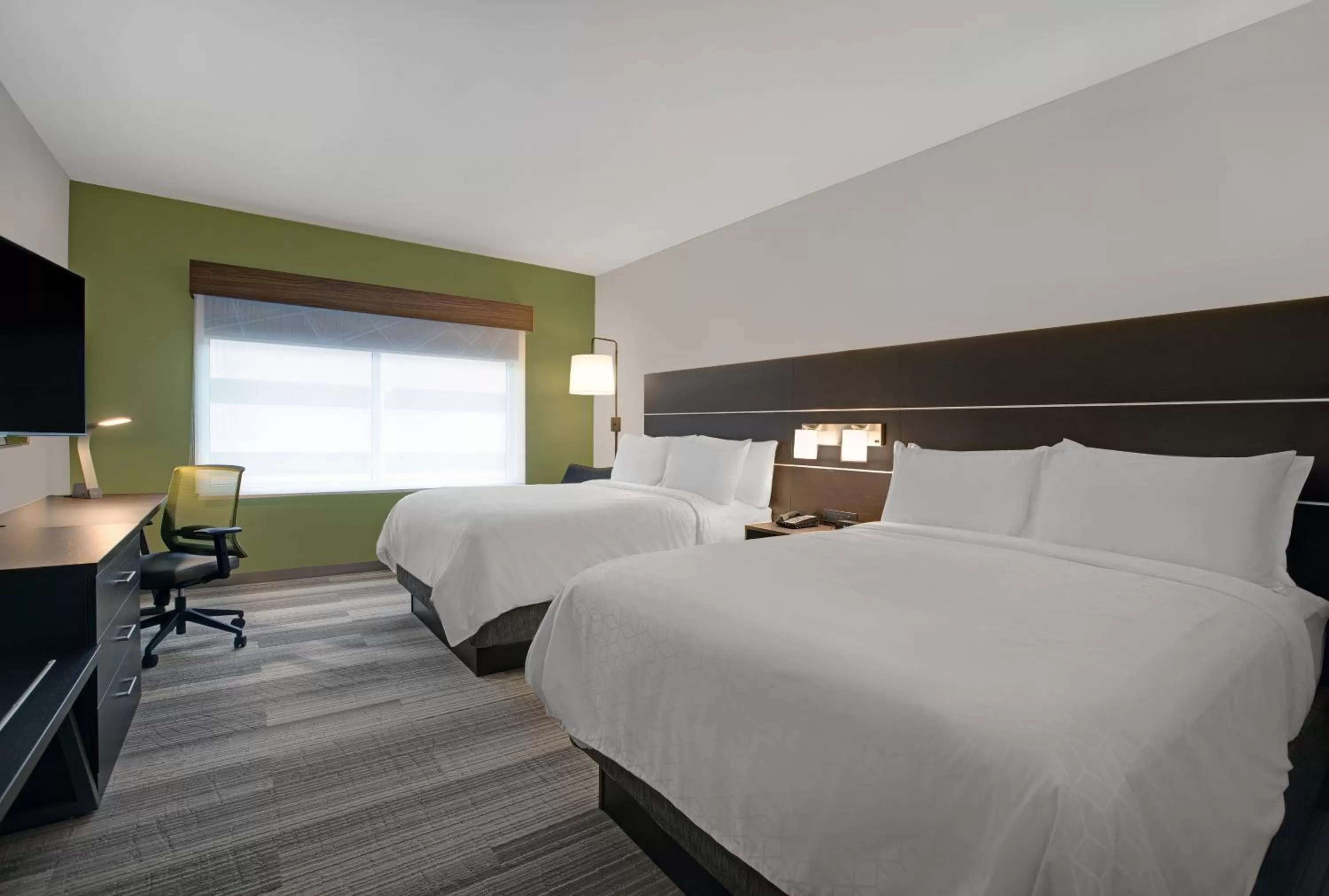 Photo of the whole room, Bed in Holiday Inn Express - Milwaukee Downtown by IHG