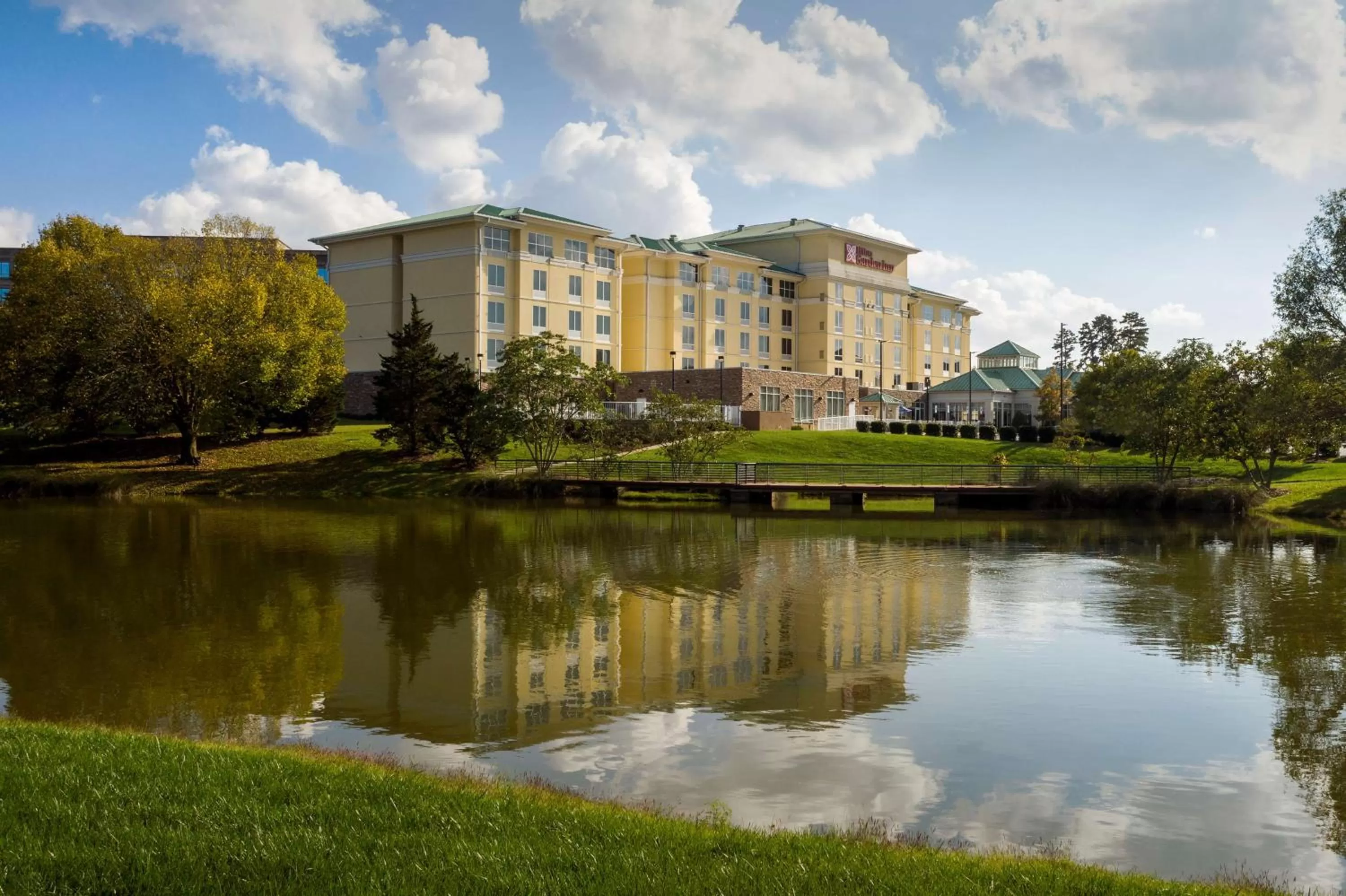 Property building in Hilton Garden Inn Charlotte Airport