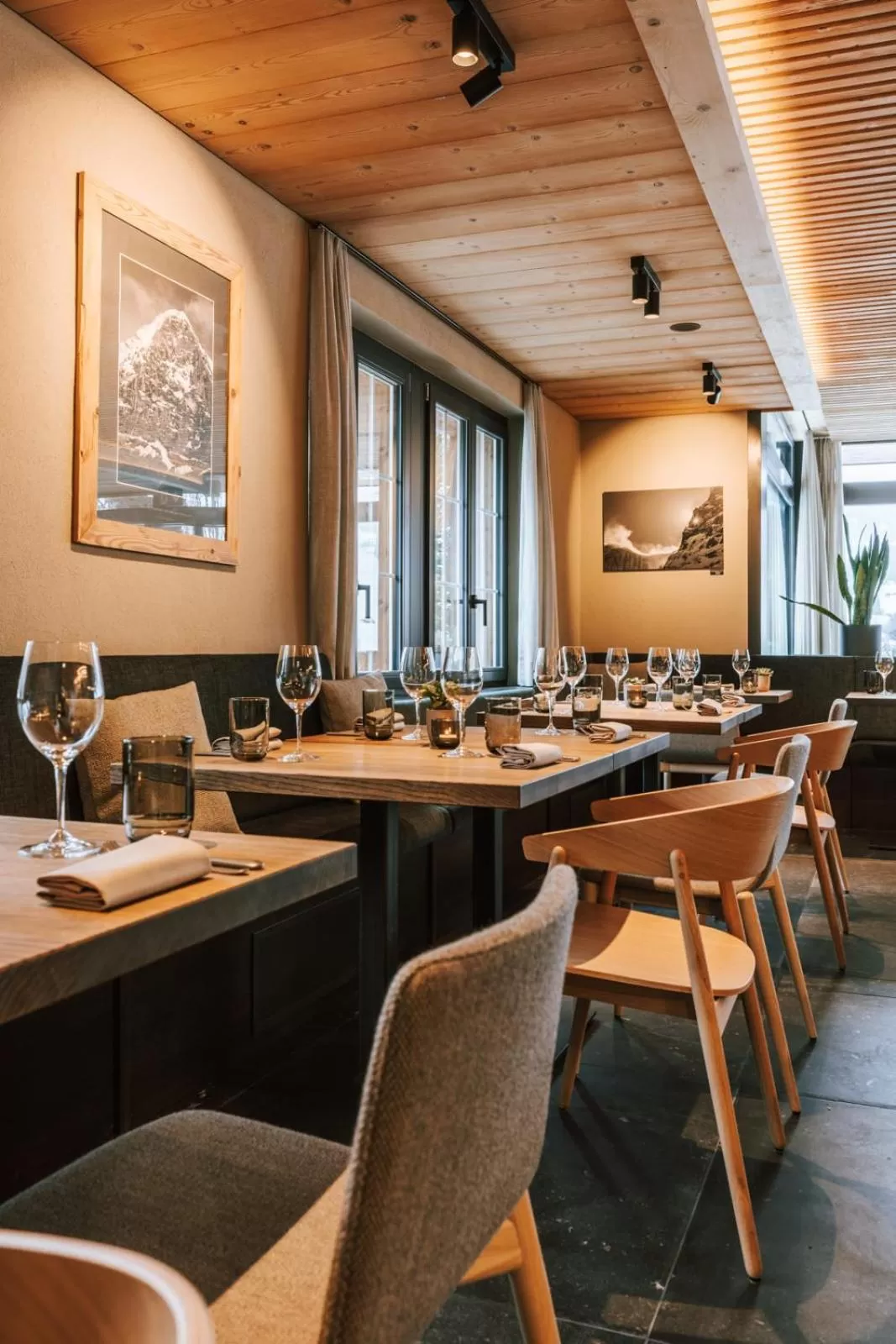 Restaurant/places to eat in Hotel Fiescherblick