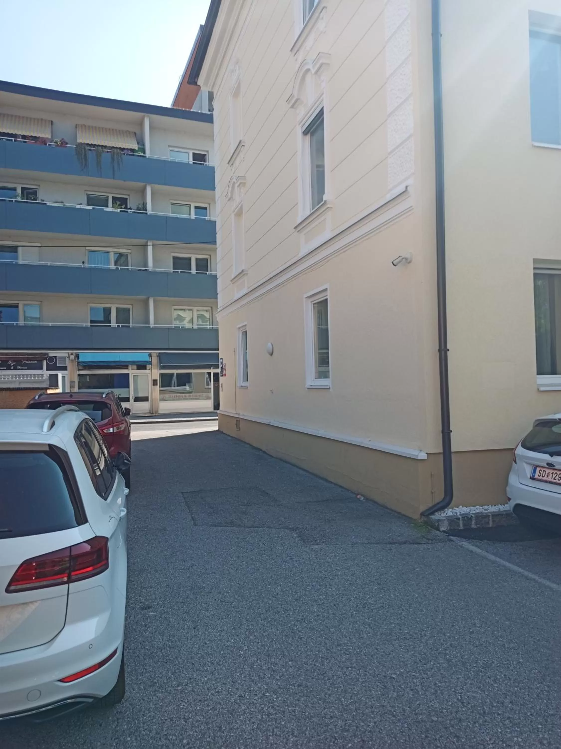 Property building in Adlerhof