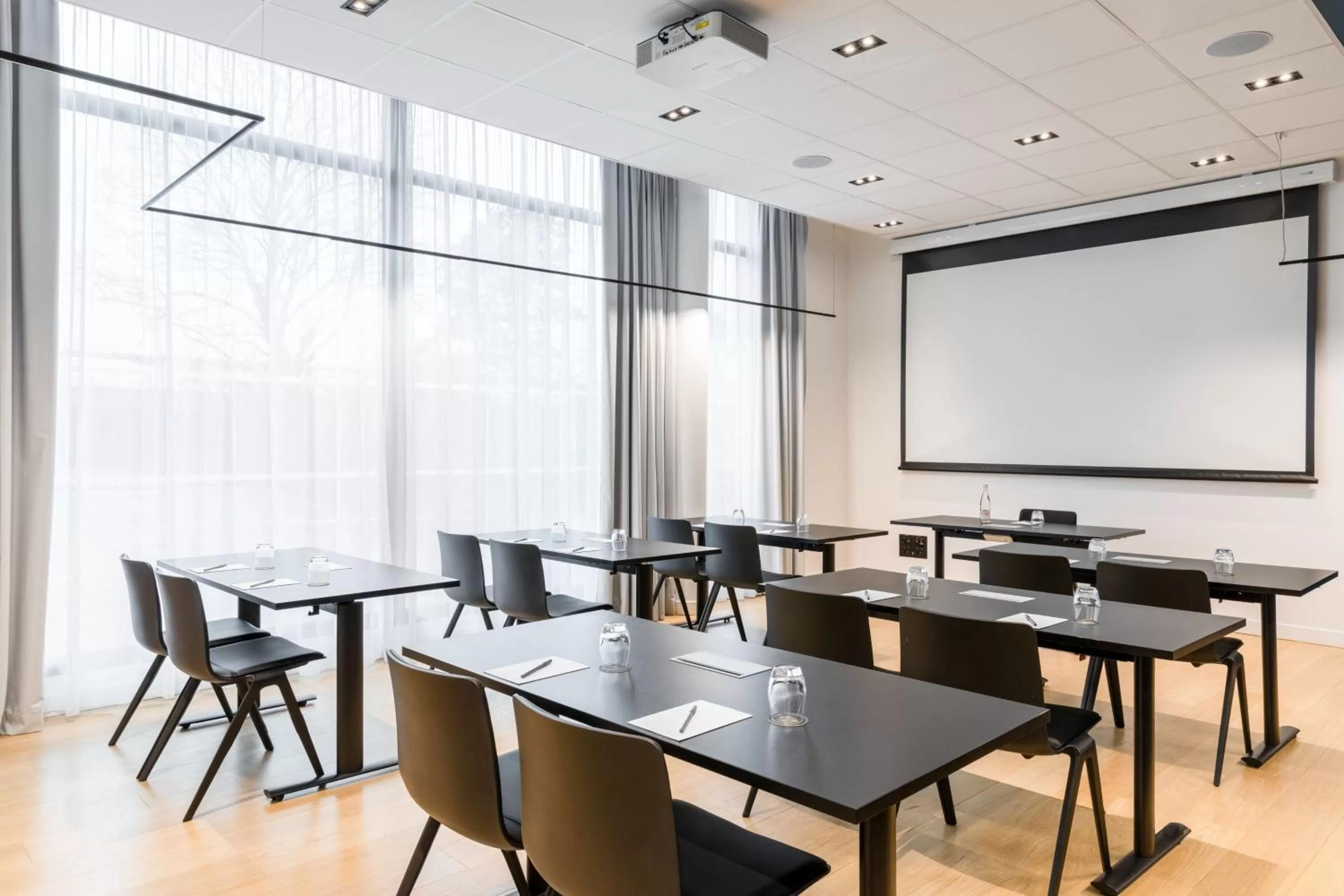 Meeting/conference room in Courtyard by Marriott Paris Creteil