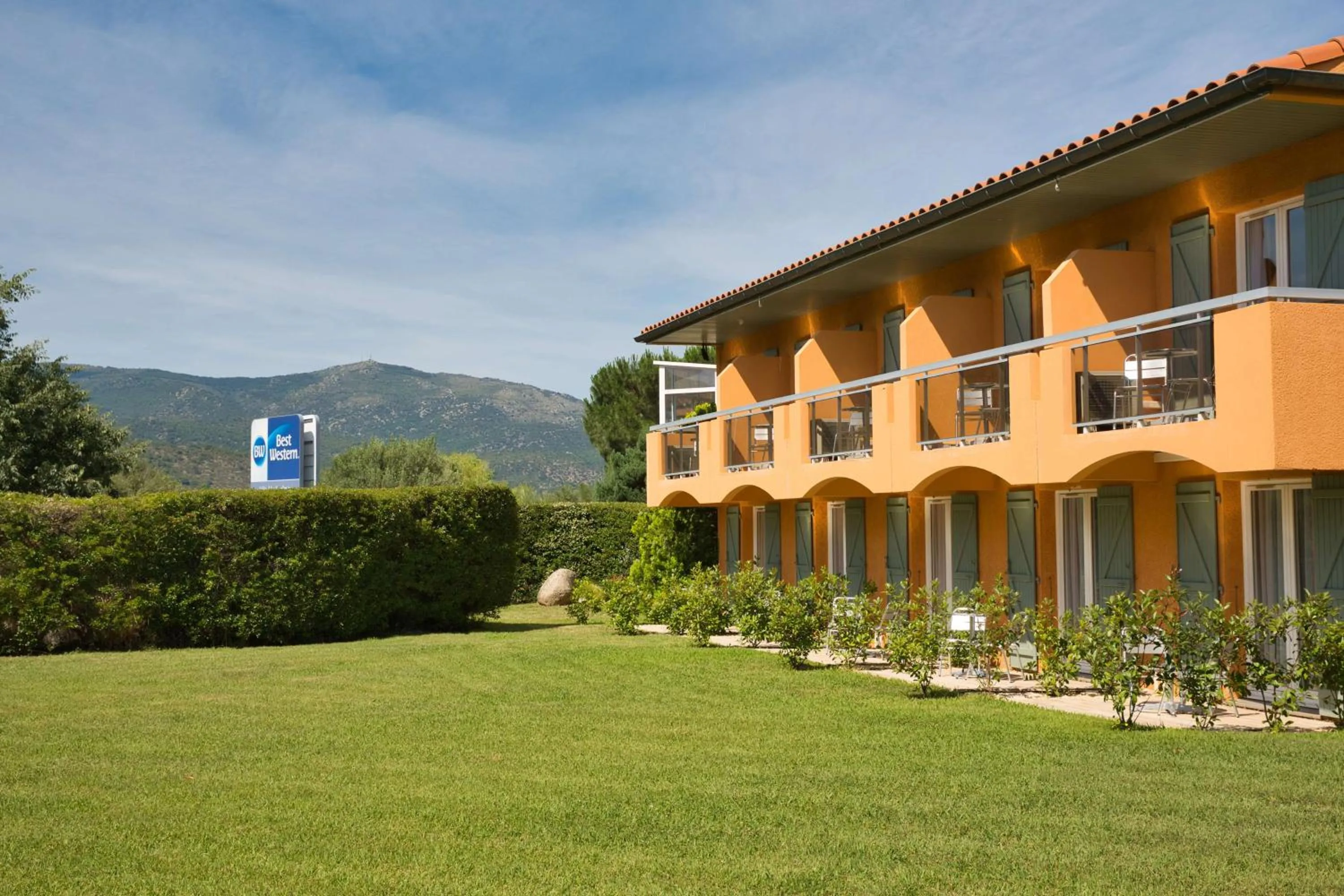 Property building in Best Western Le Vauban