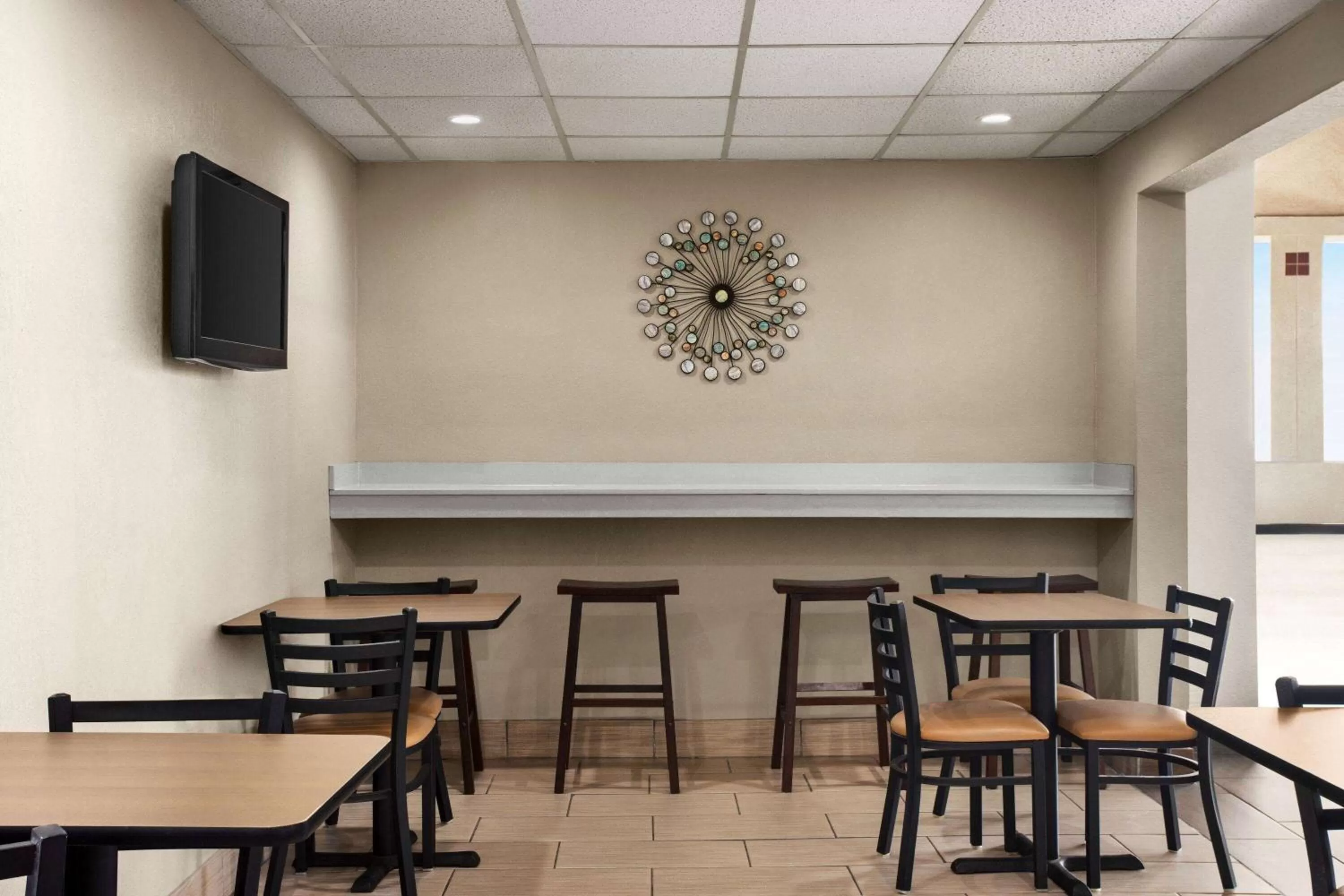 Breakfast in Super 8 by Wyndham Gainesville TX