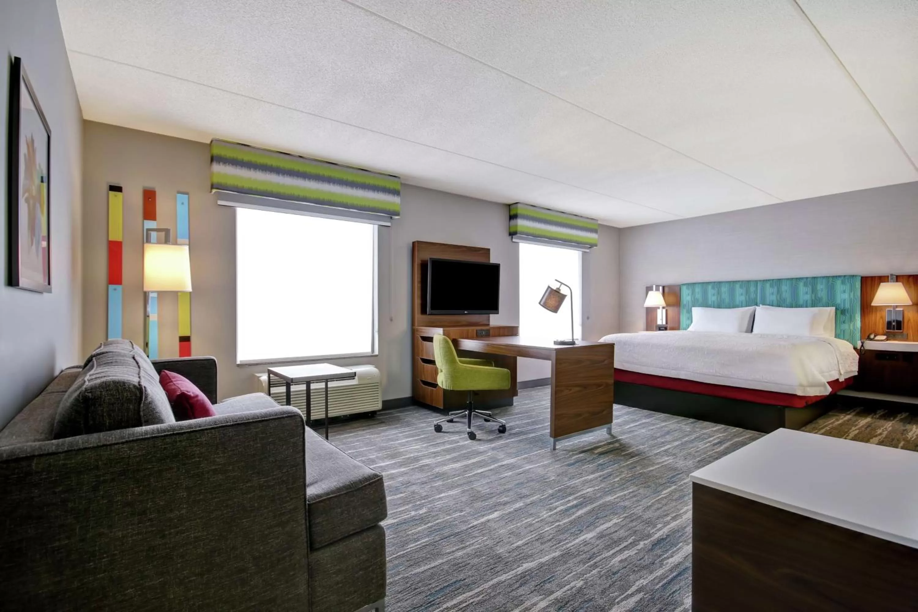 Bedroom, Bed in Hampton Inn & Suites Guelph