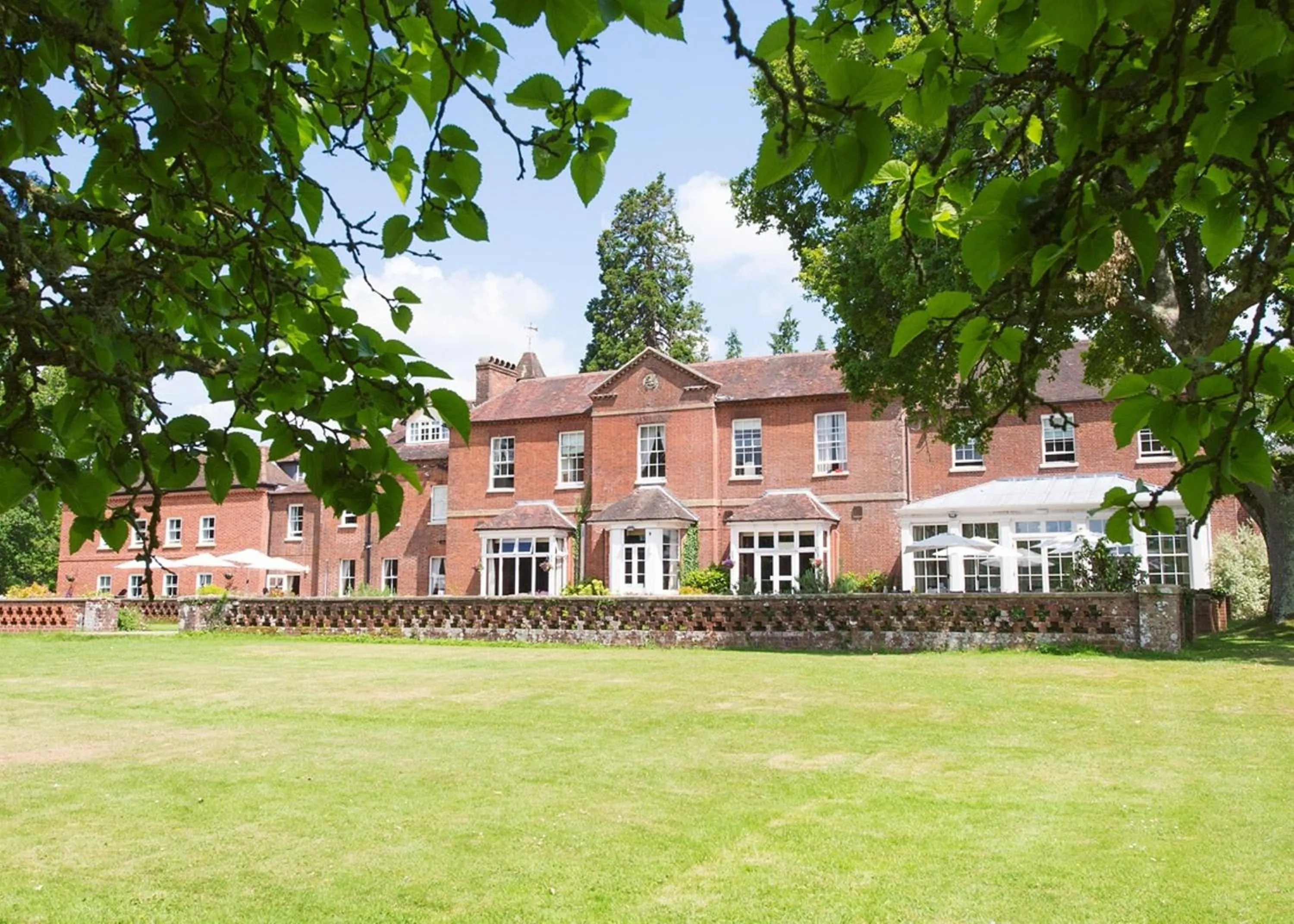Garden in Bartley Lodge Hotel