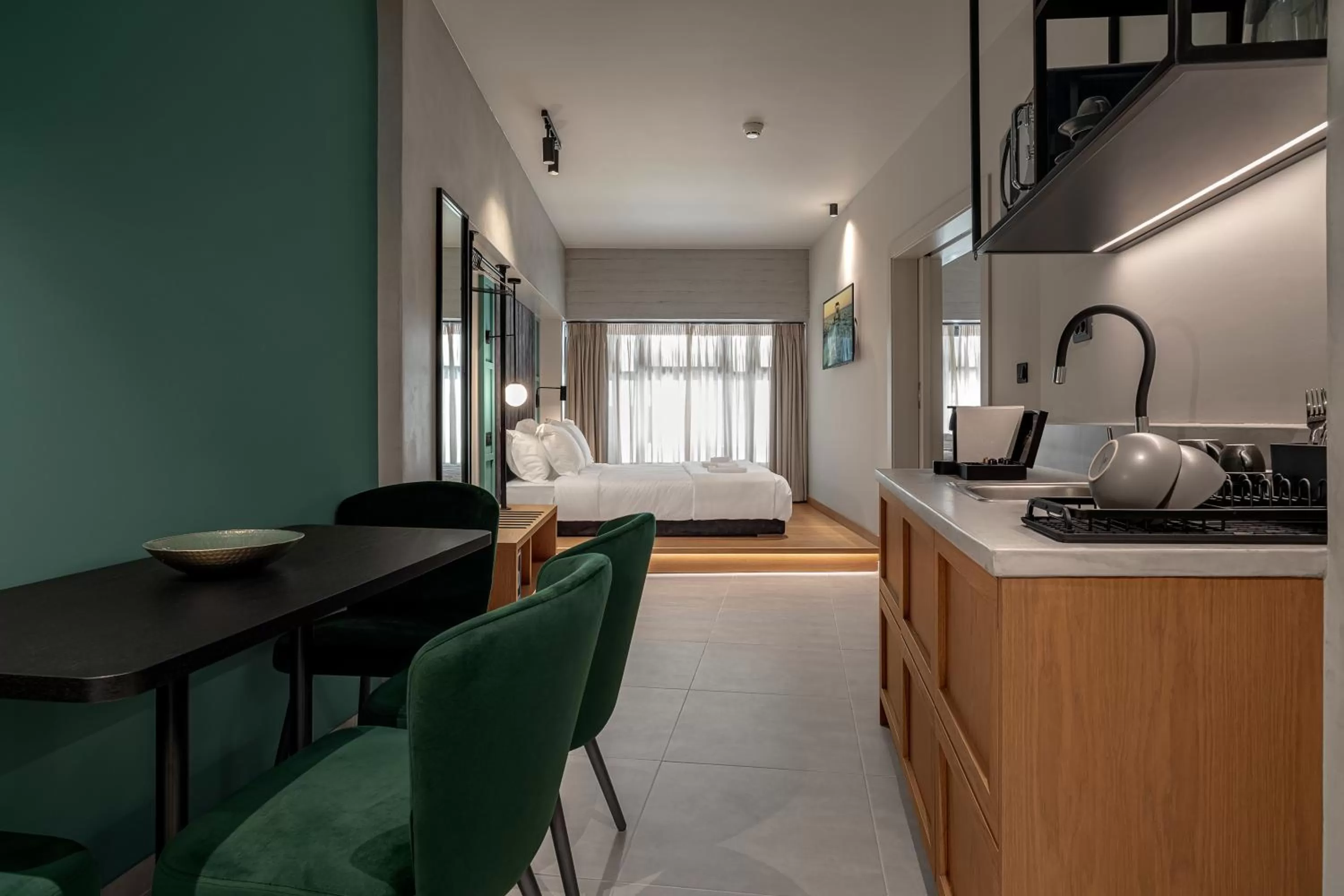 Bed in Bob W Athens Akadimia