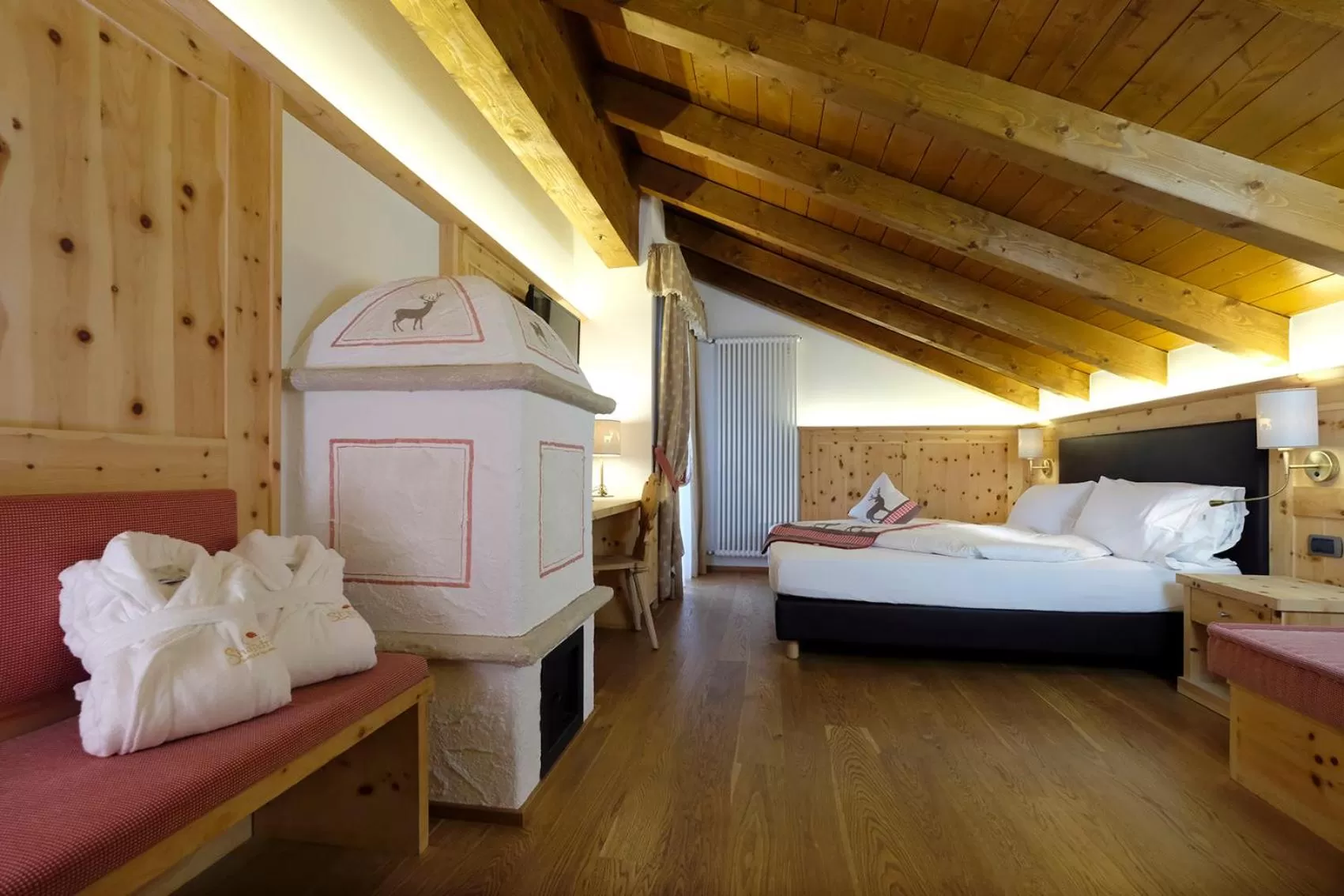 Photo of the whole room, Bed in Hotel Shandranj