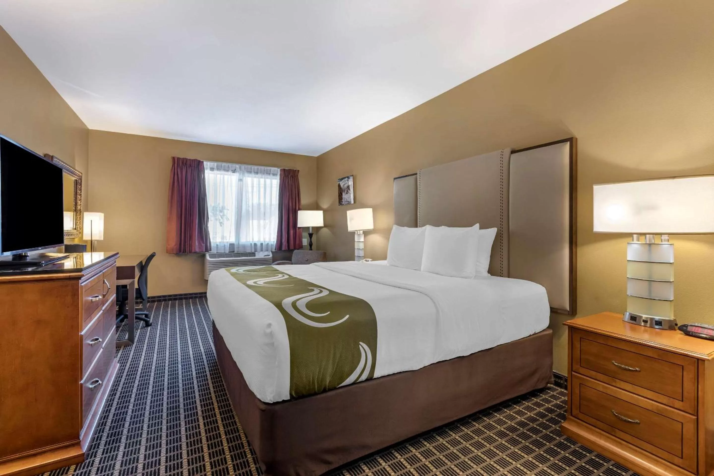 Standard King Room - Non-Smoking  in Quality Inn & Suites Westminster - Seal Beach Westminster