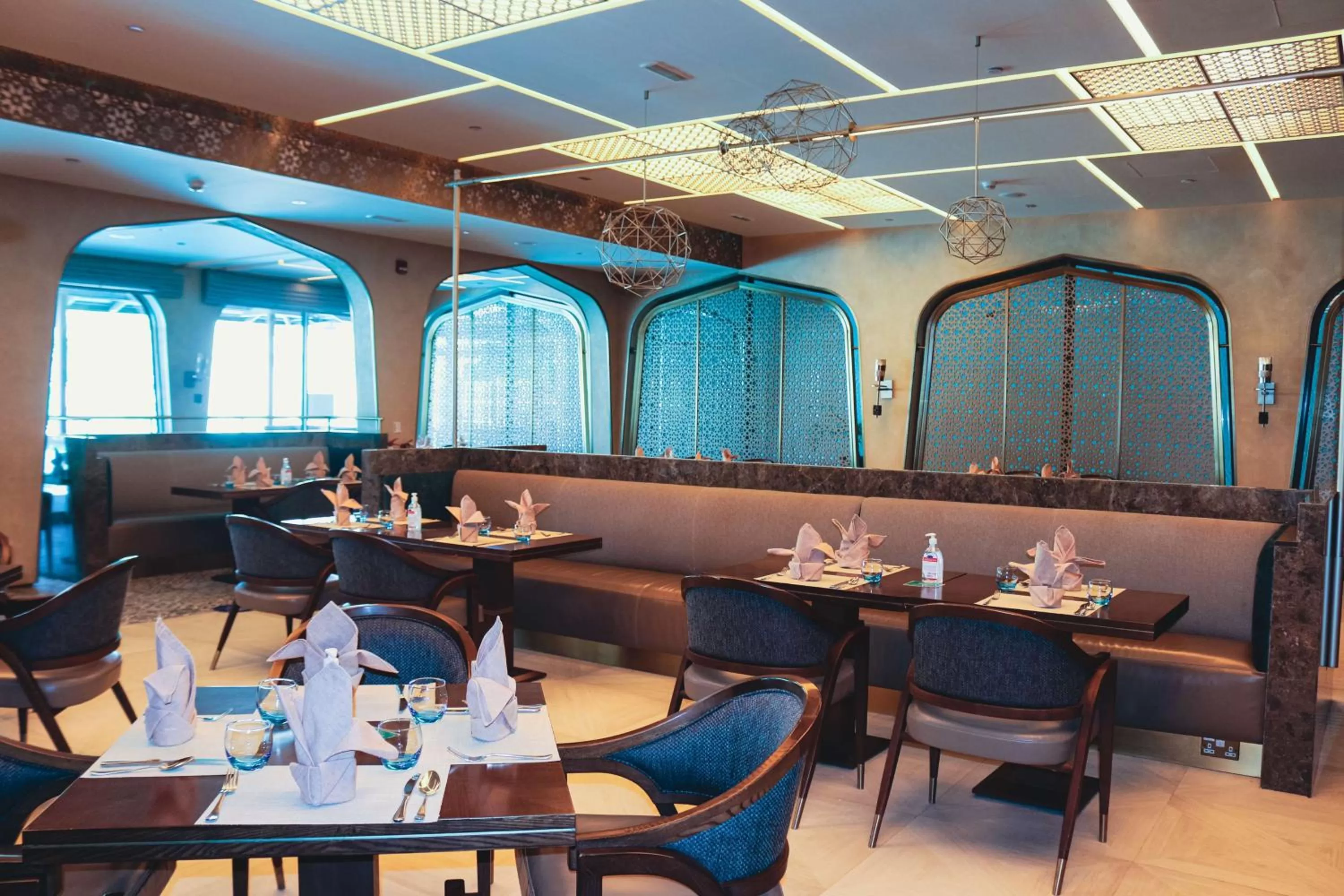 Restaurant/places to eat in Radisson Blu Hotel & Resort, Al Ain