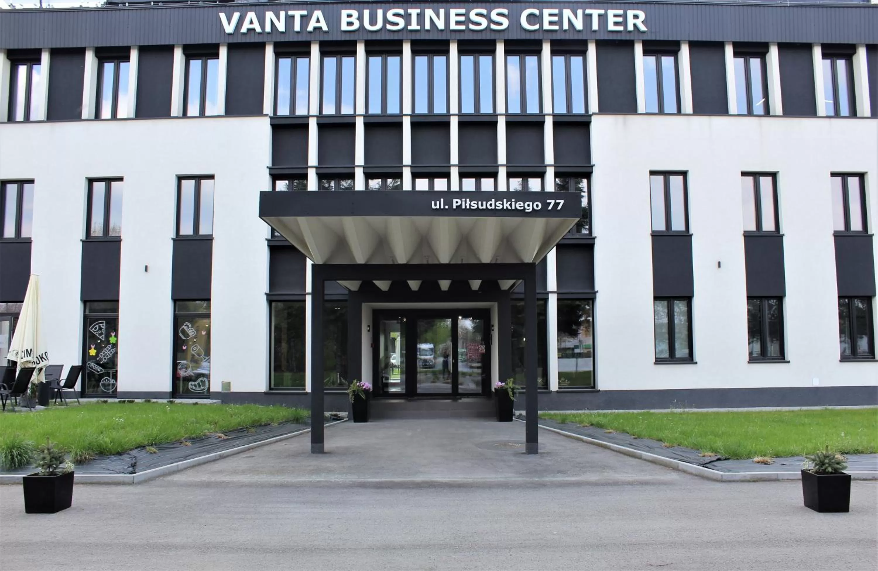 Property building in VANTA Business Center