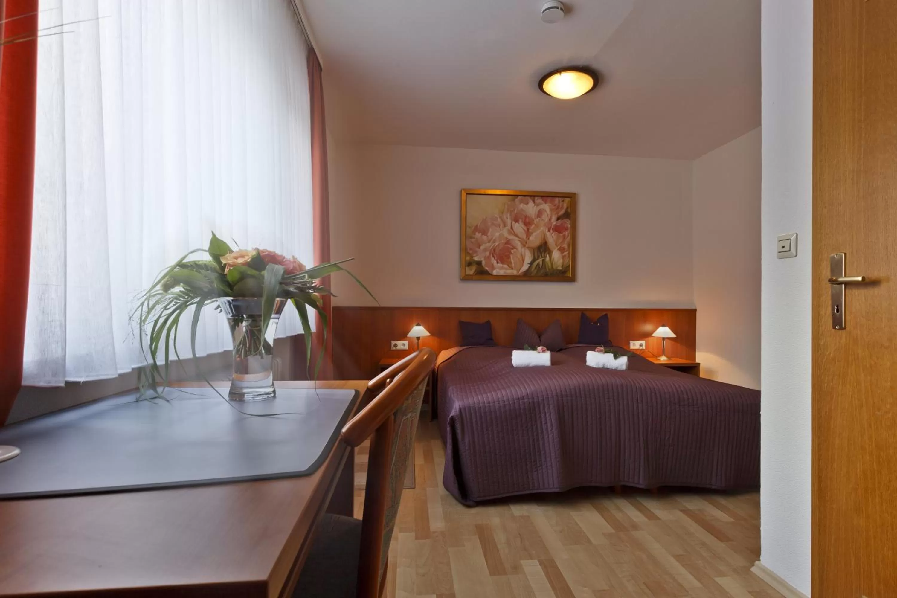 Photo of the whole room, Bed in "Wendezeller Stuben" Weymann Gastronomiebetriebs GmbH