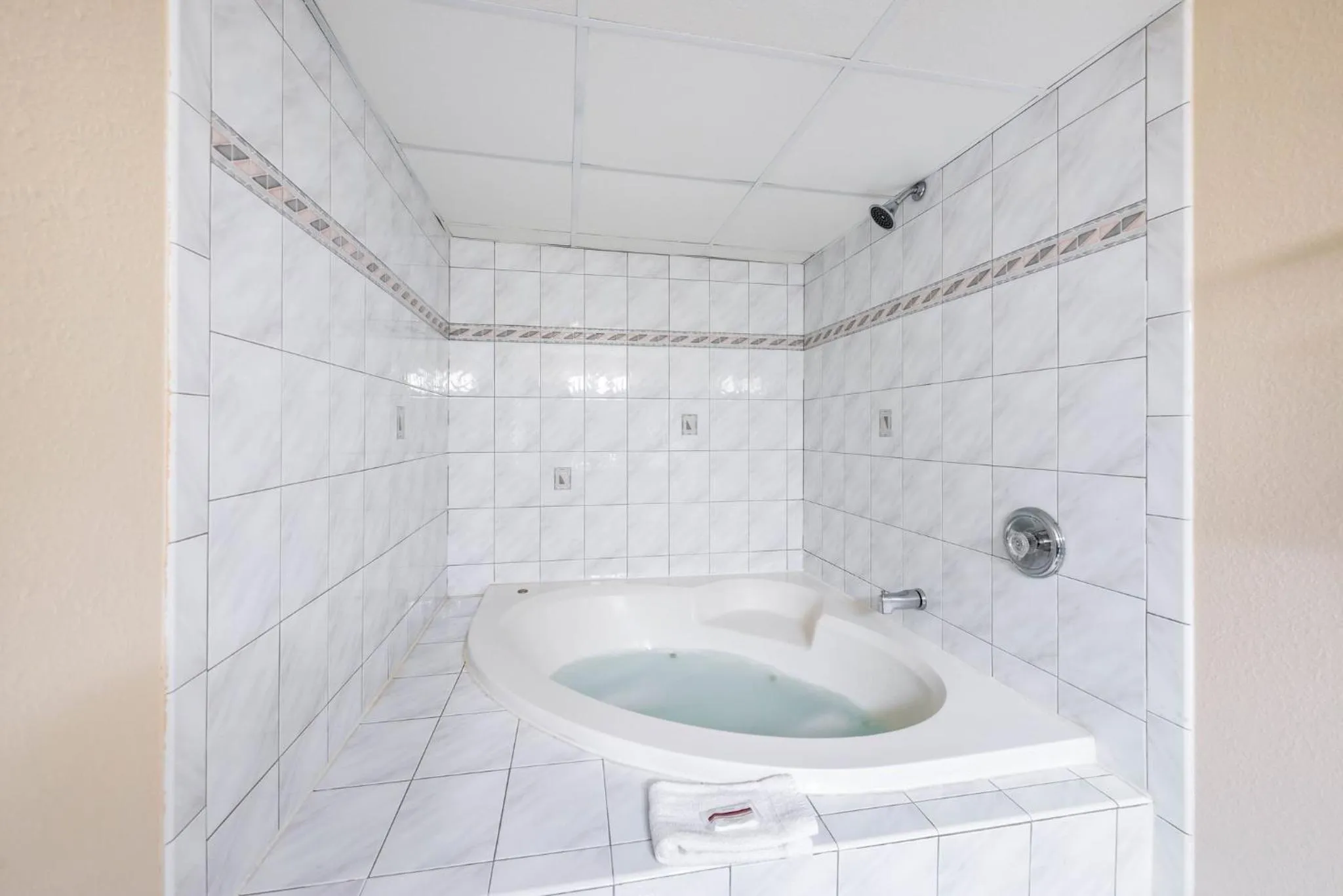 Spa and wellness centre/facilities in Red Roof Inn Palatine